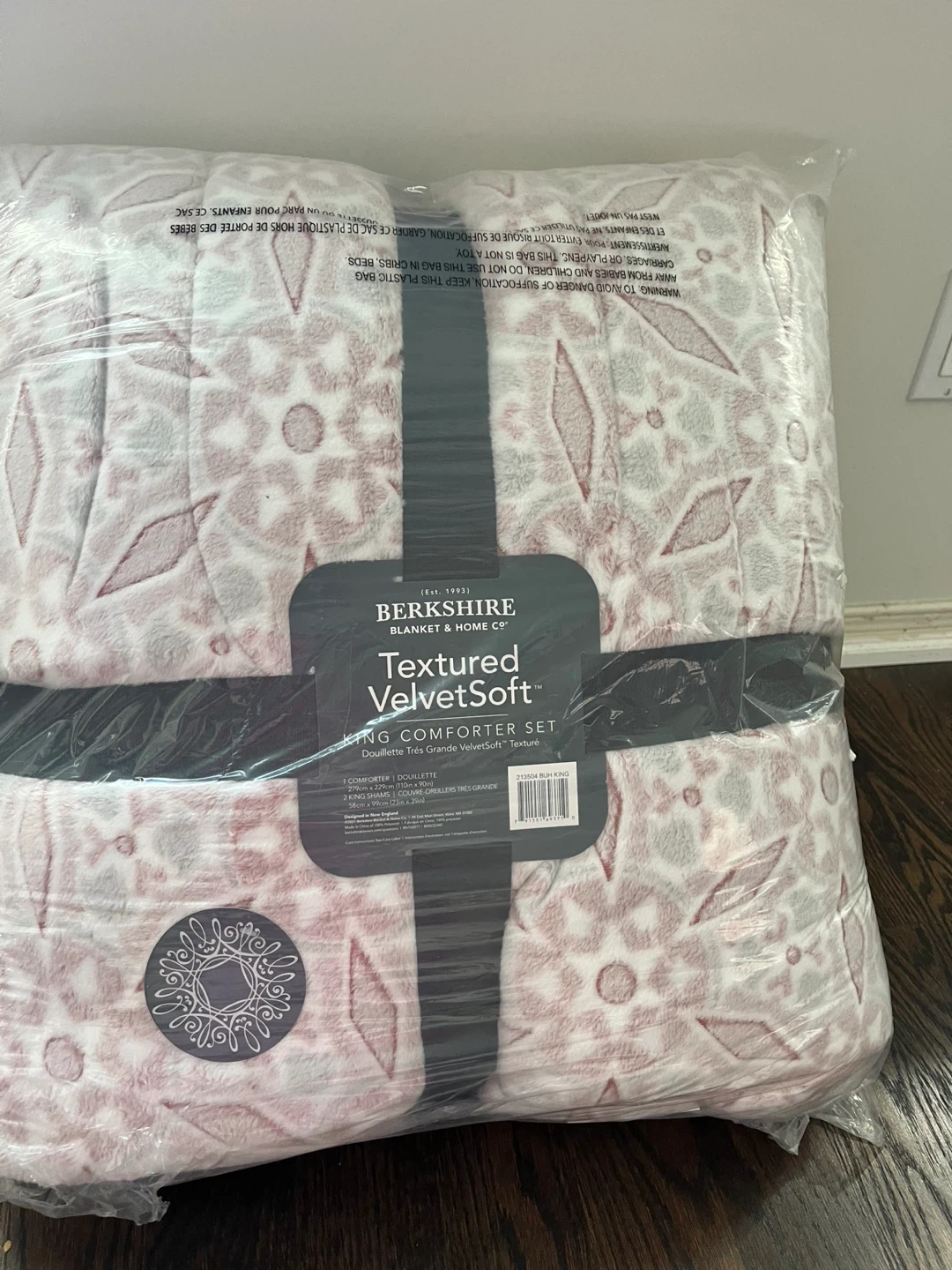 Brand new with tag king size Berkshire Blanket & Home Co. - photo 4