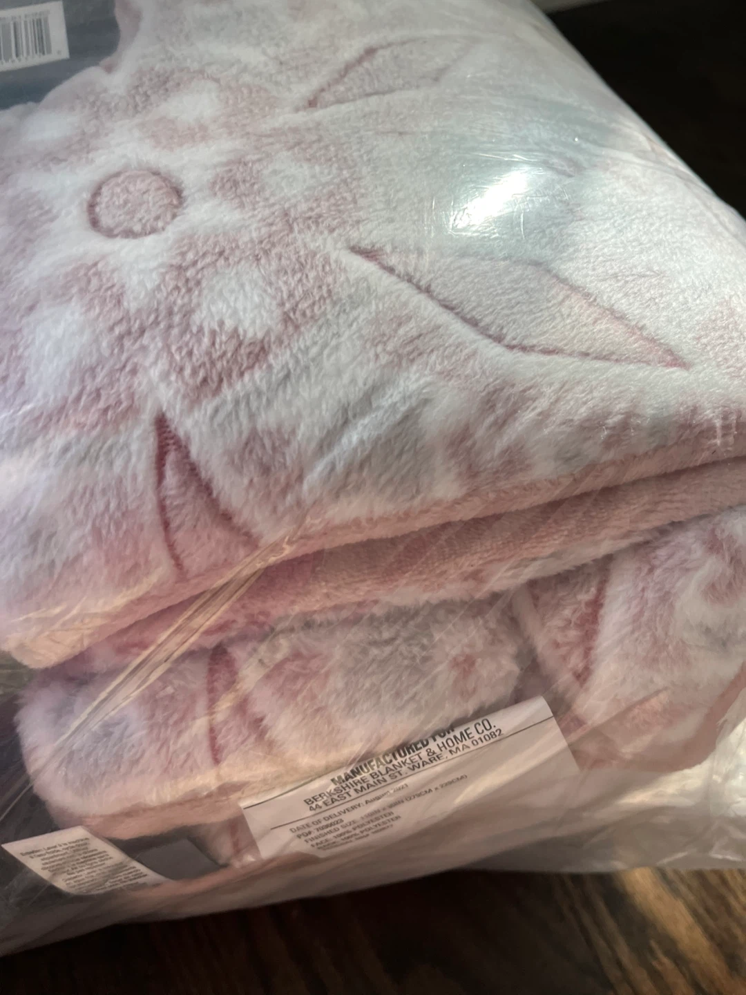 Brand new with tag king size Berkshire Blanket & Home Co. - photo 2