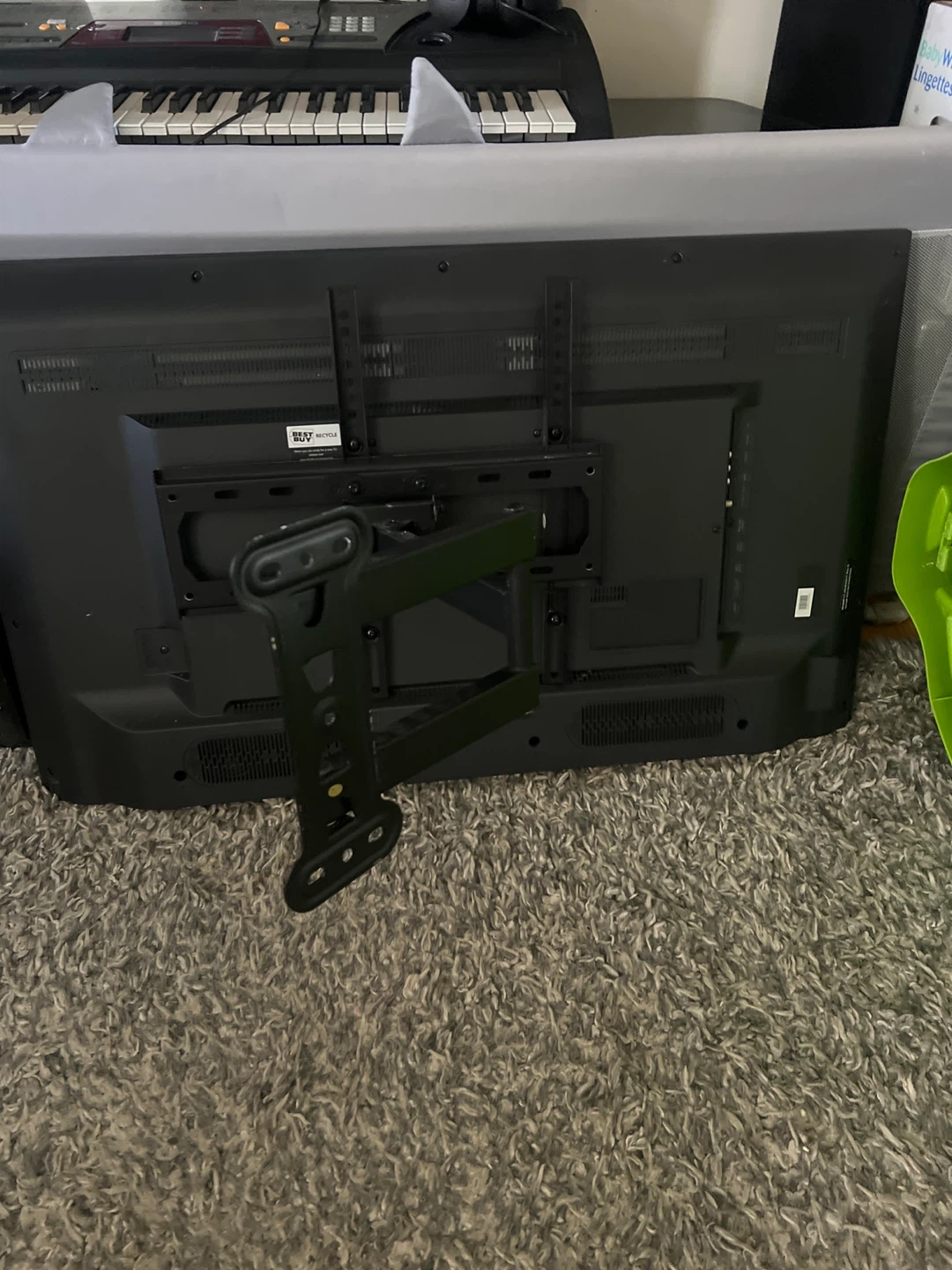 BEST BUY 43" LCD Color TV LC-43LB591C - photo 2