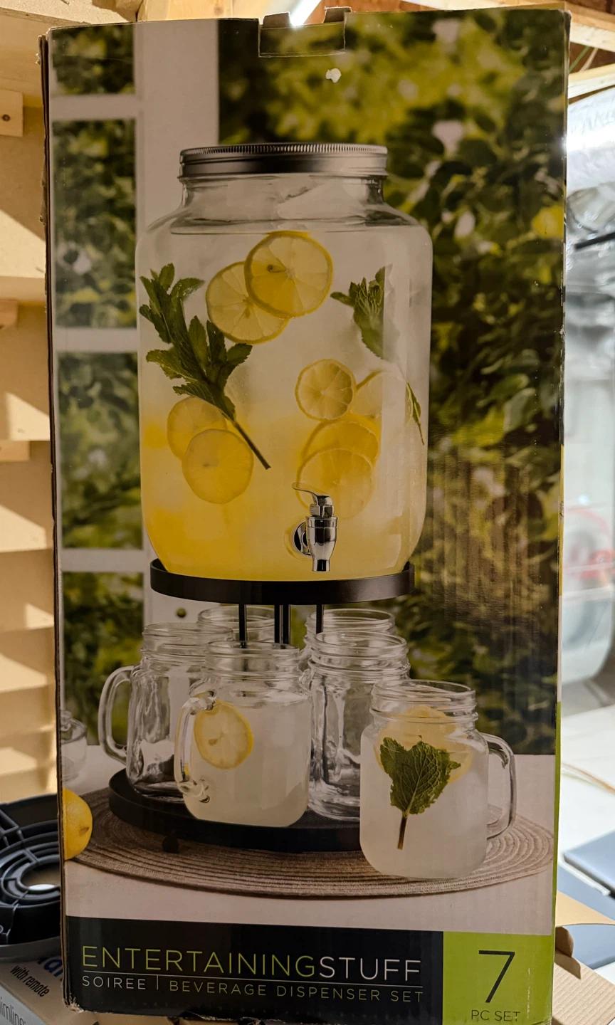 Beverage dispensing set