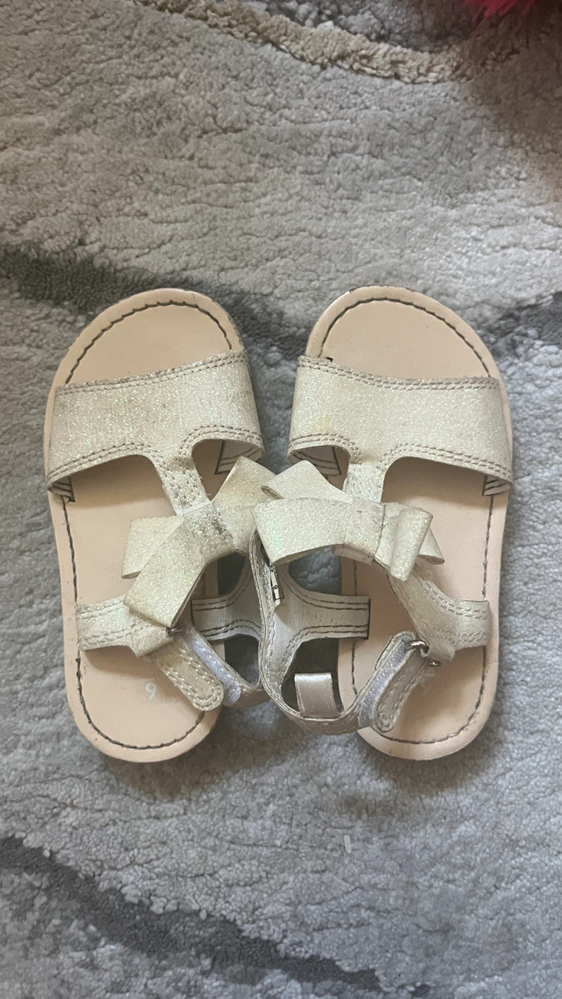 Carter's Glitter Bow Sandals Size 6C