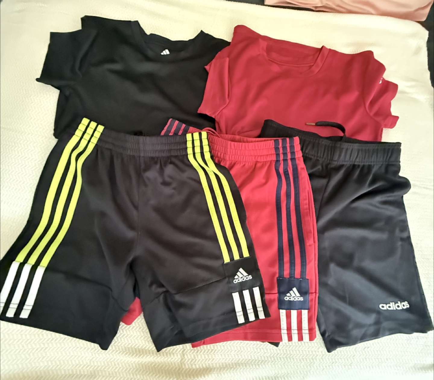 Adidas Youth T-Shirts and Shorts Set - Size S/P - photo 2