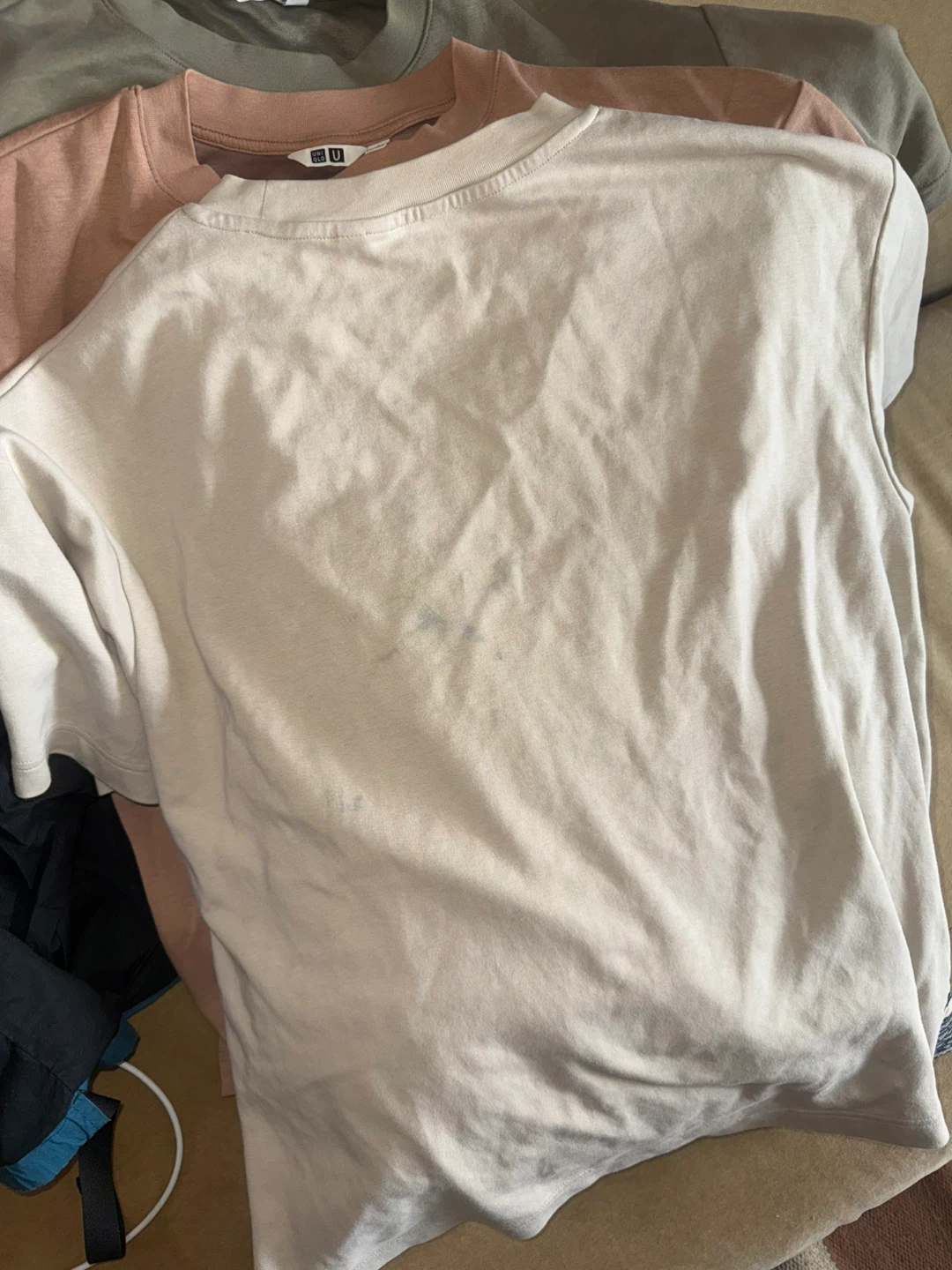 3 Uniqlo U Men’s T-shirts - photo 4