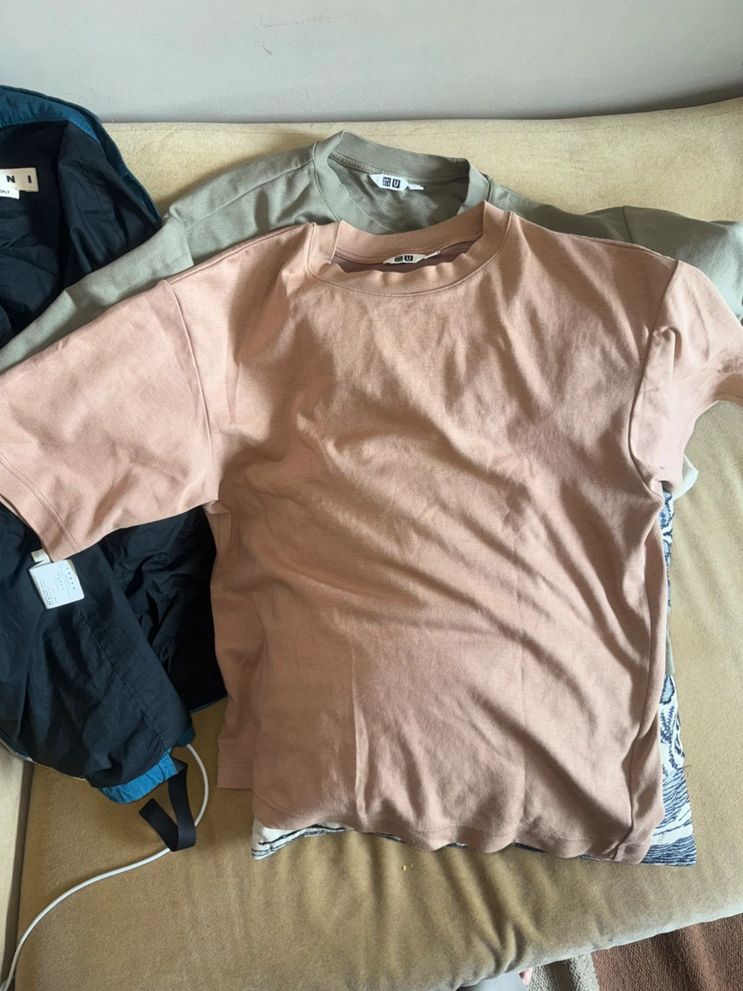 3 Uniqlo U Men’s T-shirts - photo 3