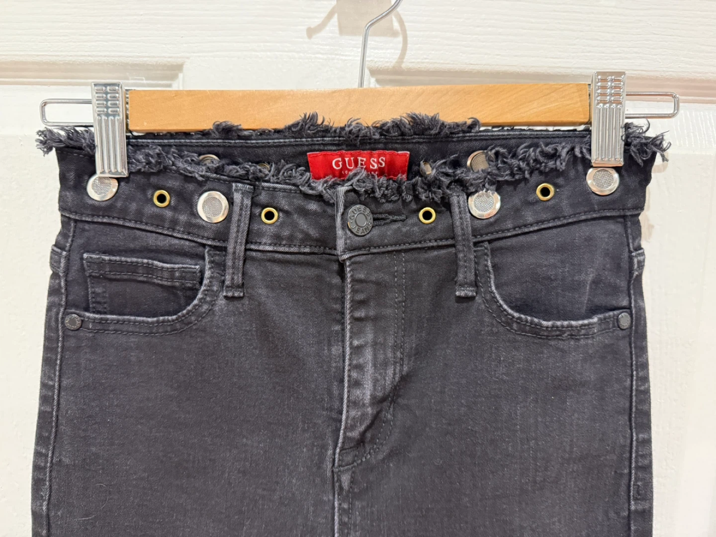 Women’s black Guess jeans - photo 4