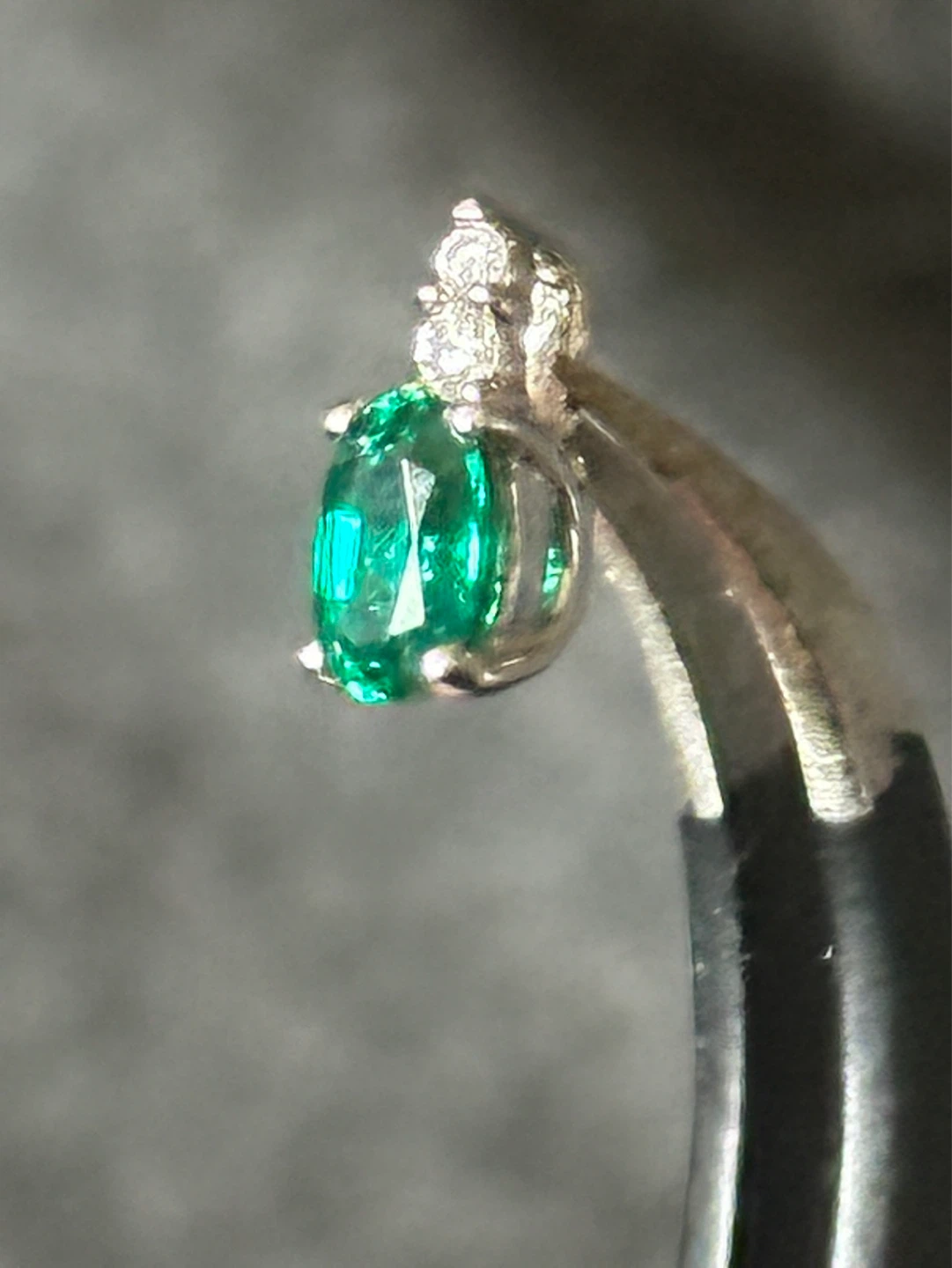 pendant 417 white gold emerald diamond mmj Michael Hill Jeweller - photo 5
