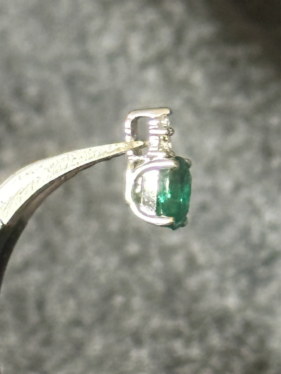 pendant 417 white gold emerald diamond mmj Michael Hill Jeweller - photo 4