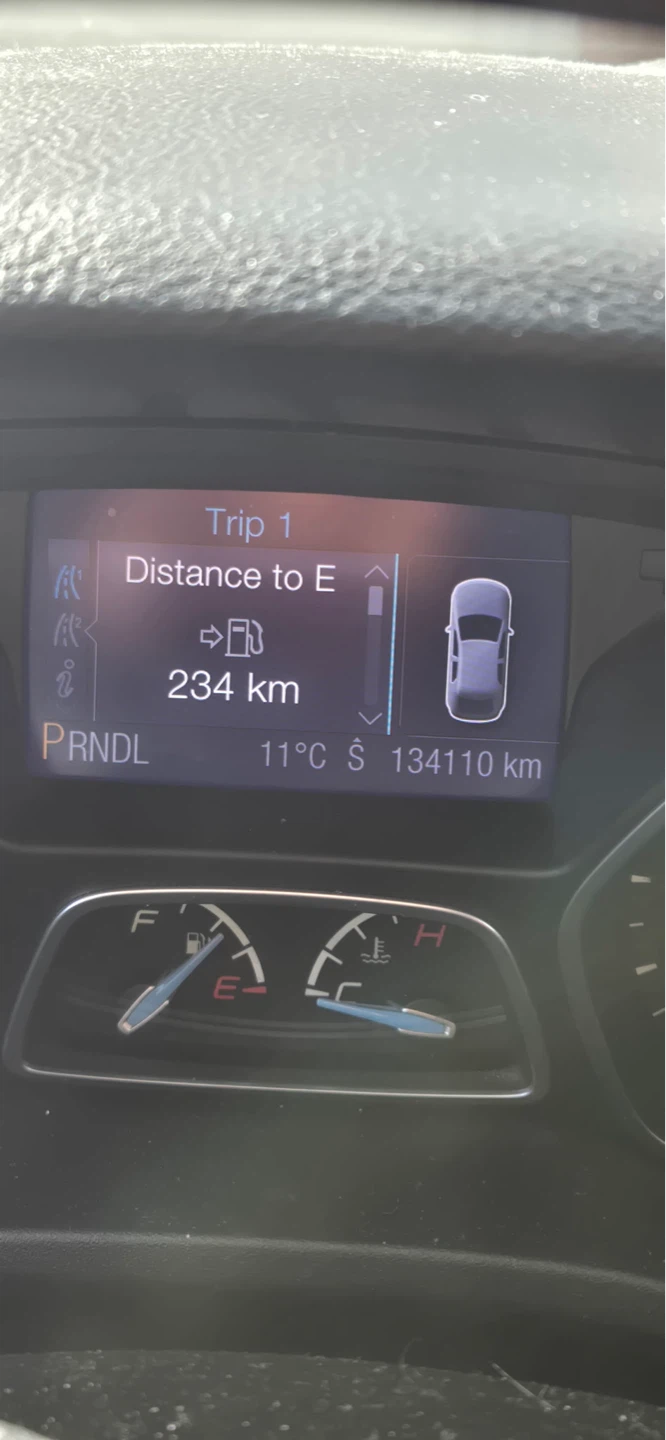 2013 Ford Focus Hatchback – 134,000 KM - photo 5