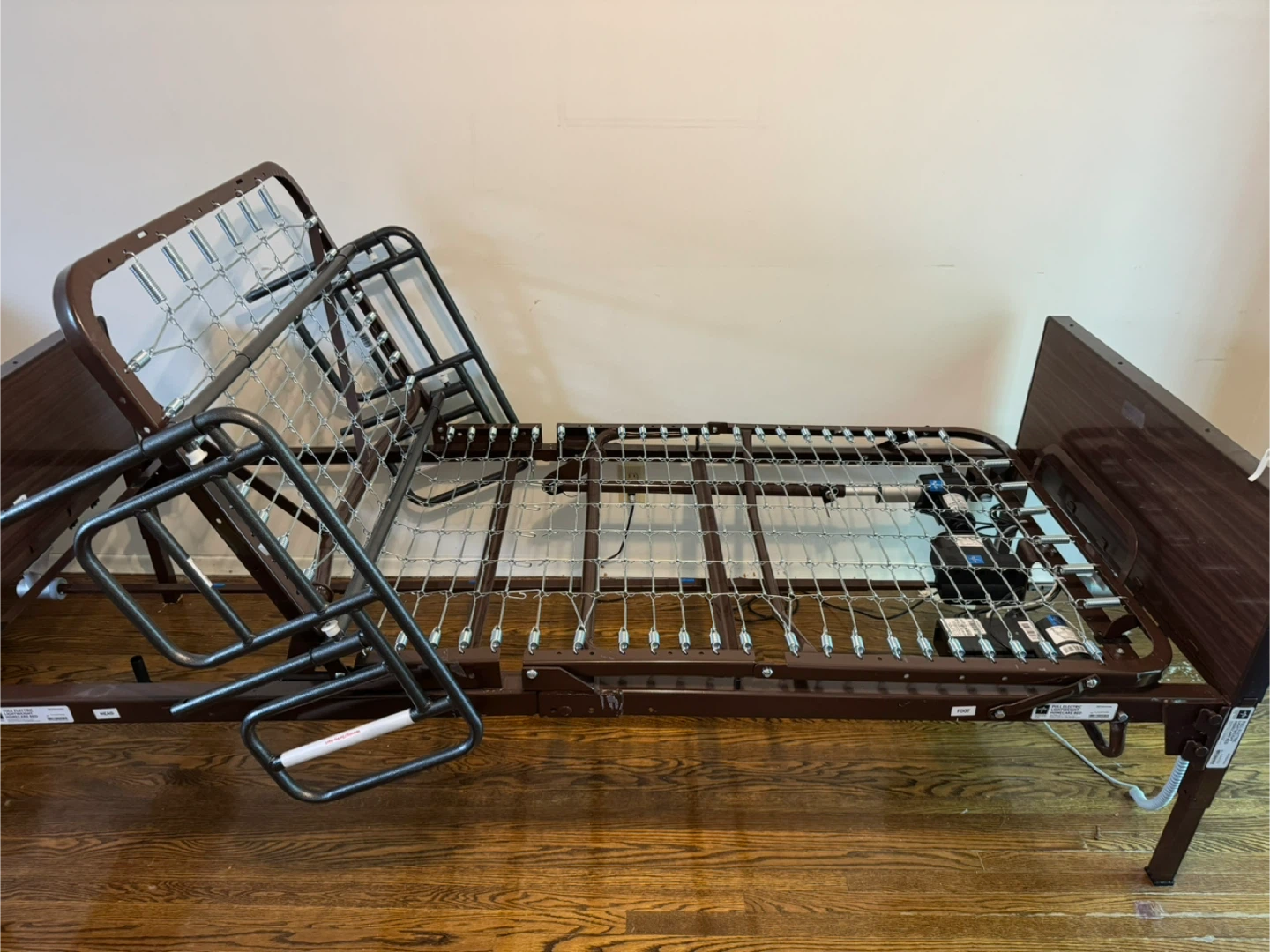 Adjustable bed - photo 5