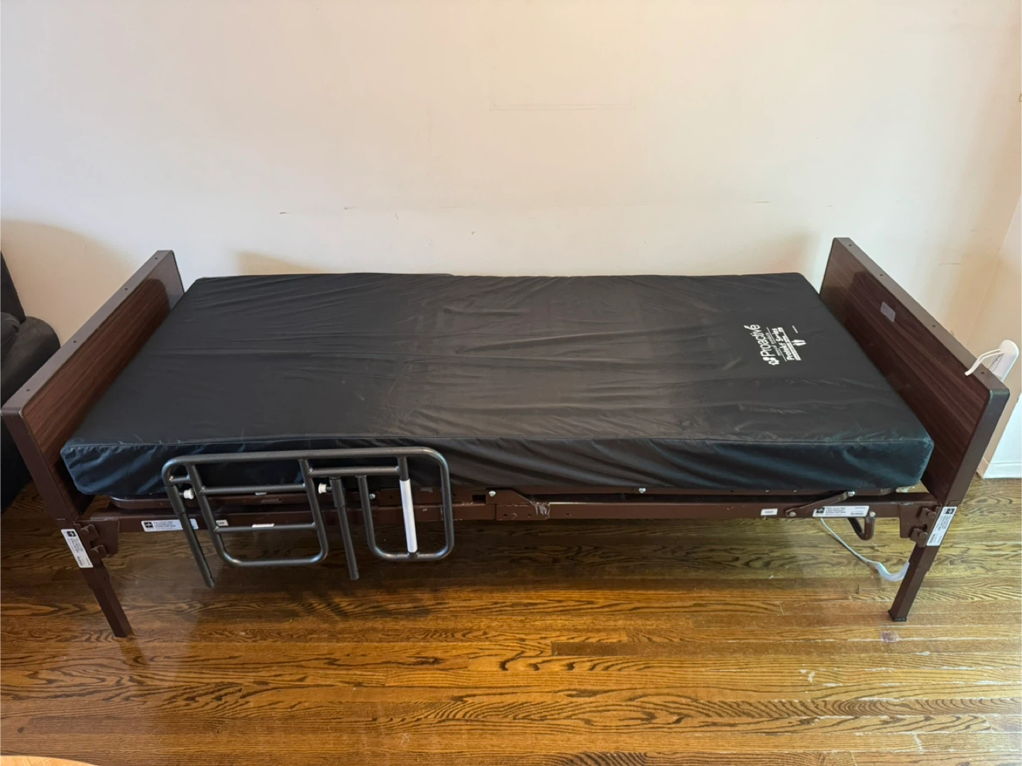 Adjustable bed - photo 3