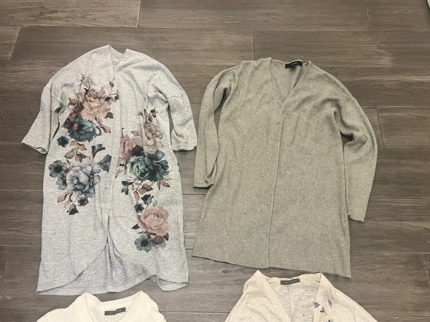 Bundle of 7 Women's Cardigans and Tops - photo 3