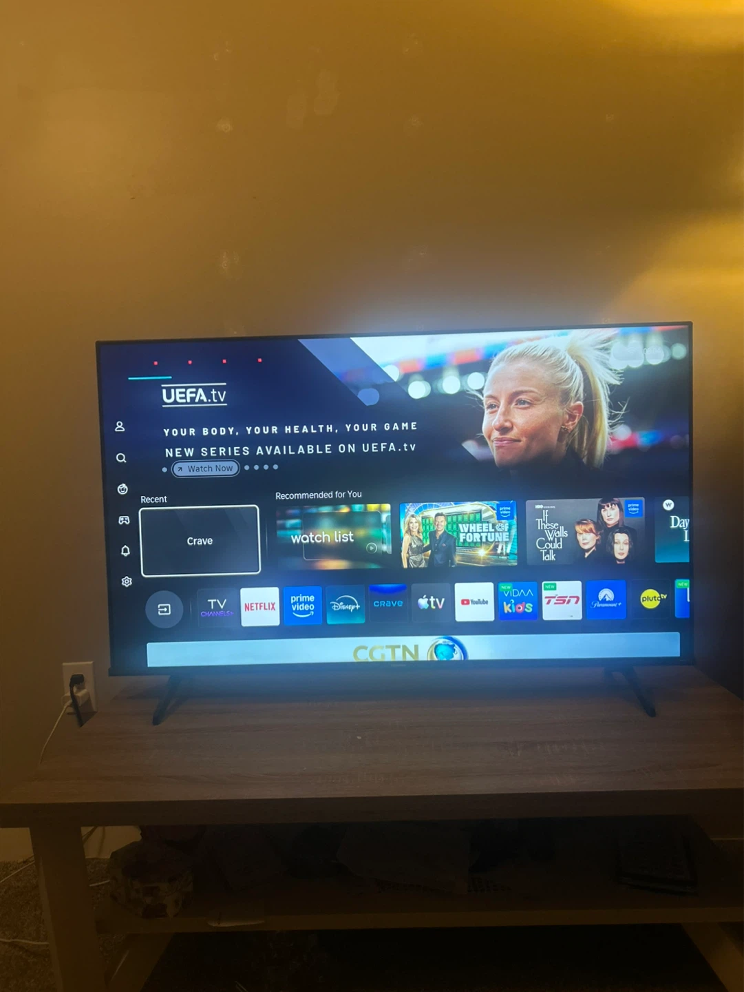 Smart TV with 4K UHD Resolution