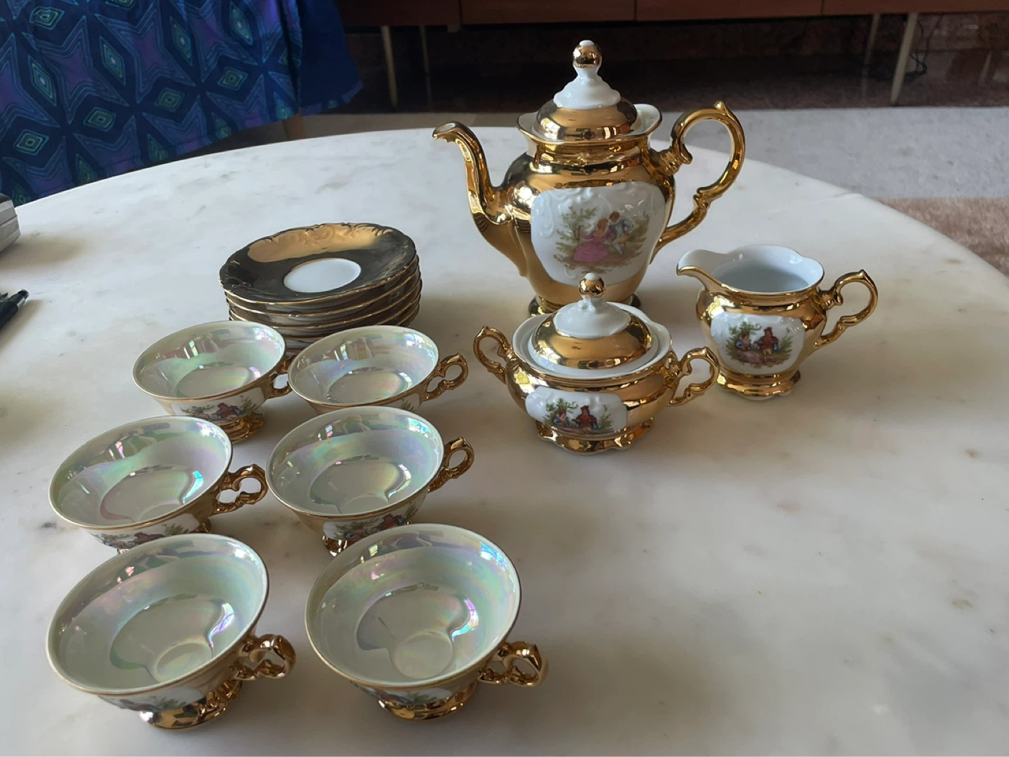 Vintage Porcelain Tea Set with Gold Accents - photo 3