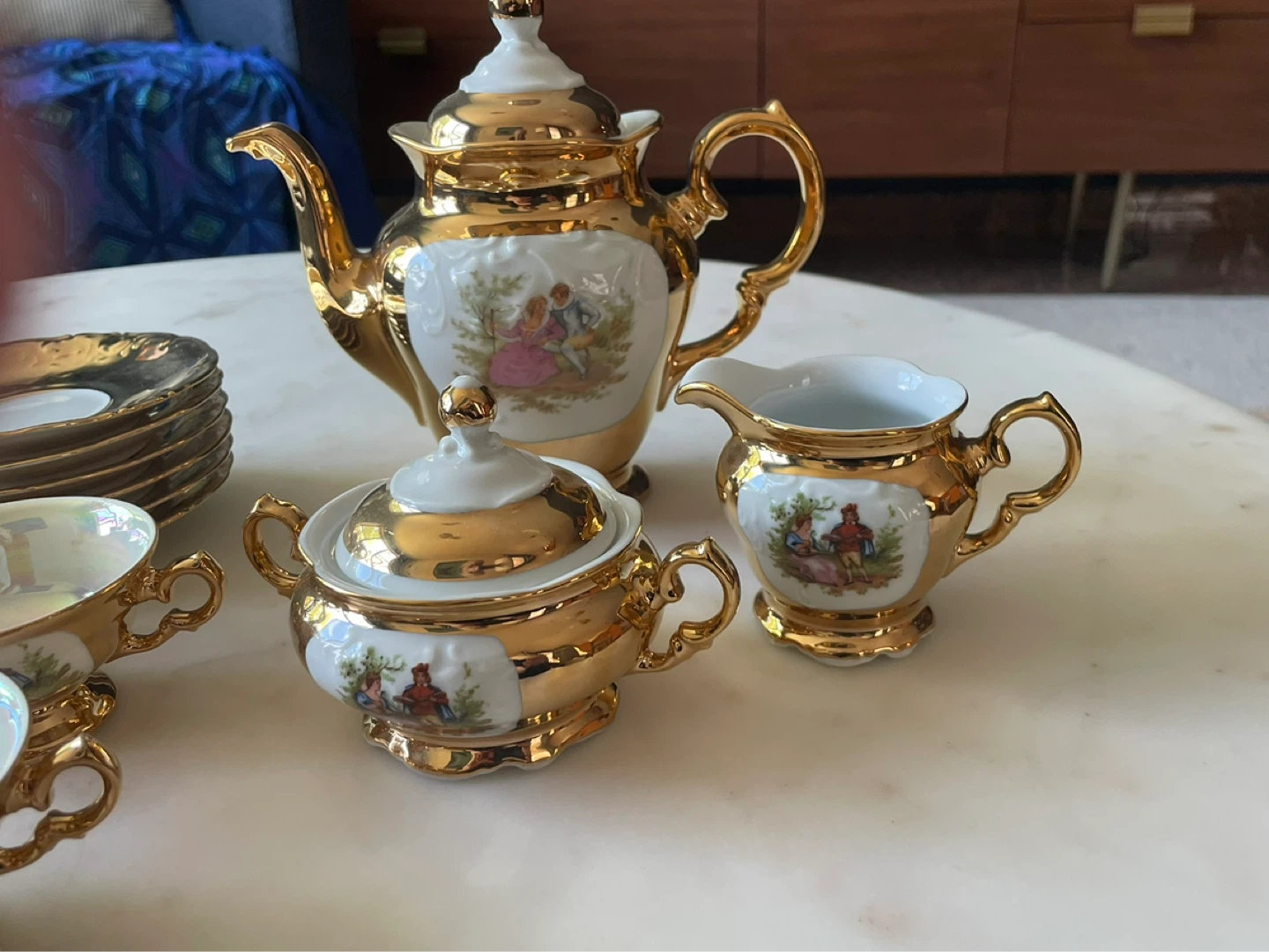 Vintage Porcelain Tea Set with Gold Accents - photo 2