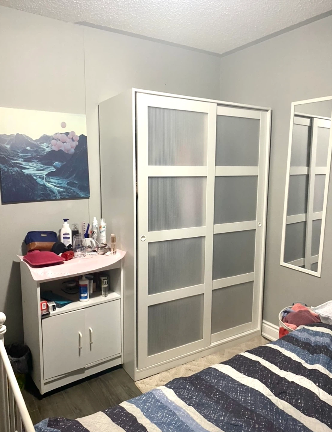 Fully furnished bedroom for rent - photo 4