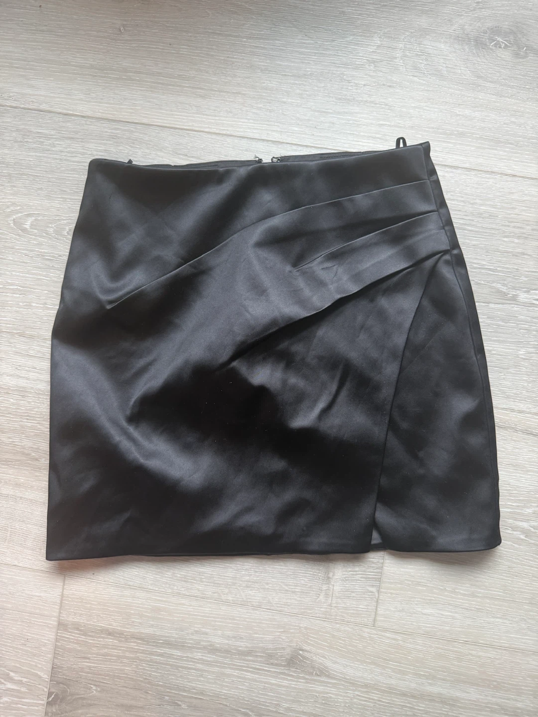 2 Aritzia Satin Skirt - photo 2