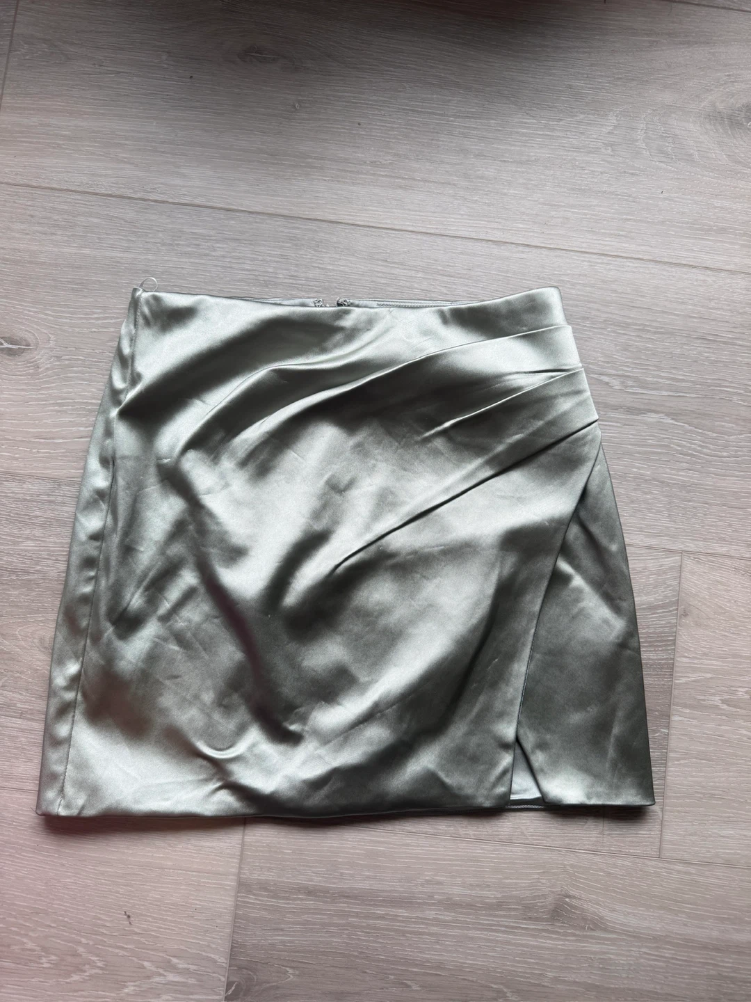 2 Aritzia Satin Skirt - photo 5