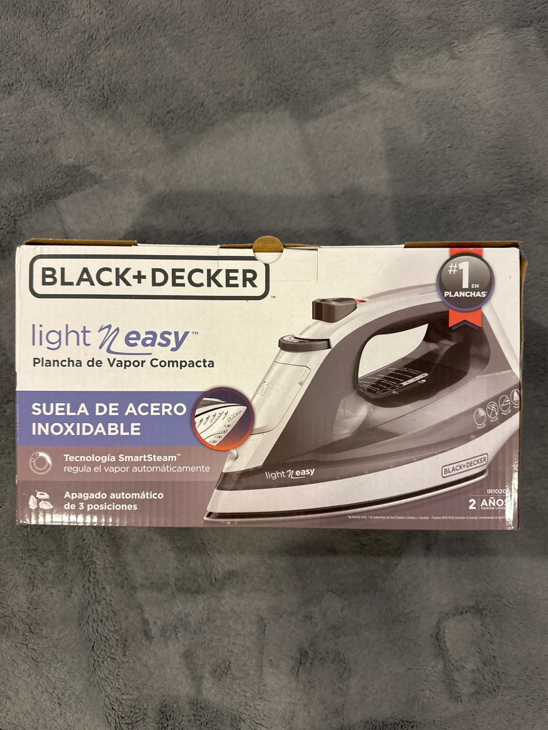 Black+Decker Light 'N Easy Compact Steam Iron