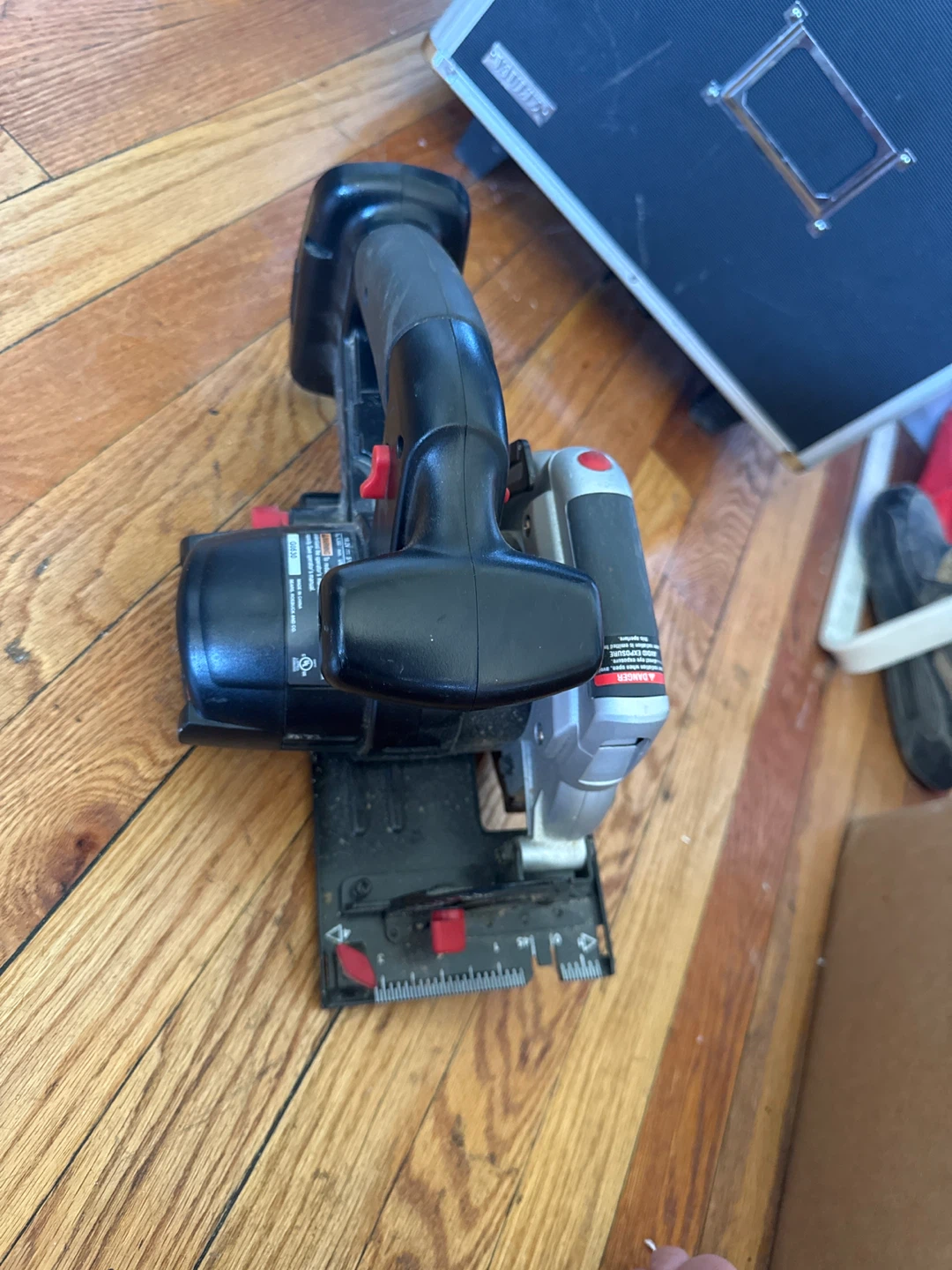 Craftsman 19.2 Volt Cordless Circular Saw - photo 2