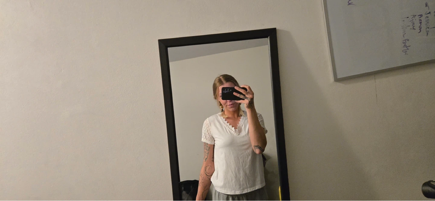 White T shirt - photo 2
