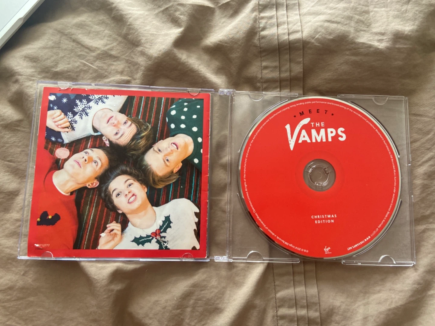 Meet The Vamps Christmas Edition CD - photo 2