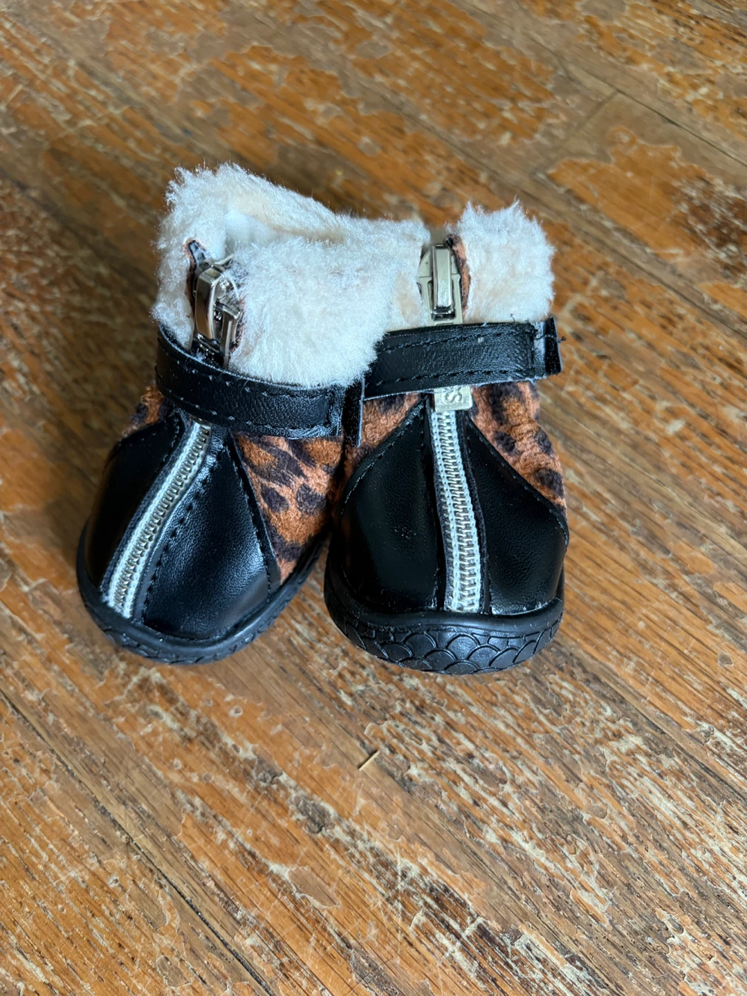 FreeDogs Pet Shoes - Size 4 - Leopard Print