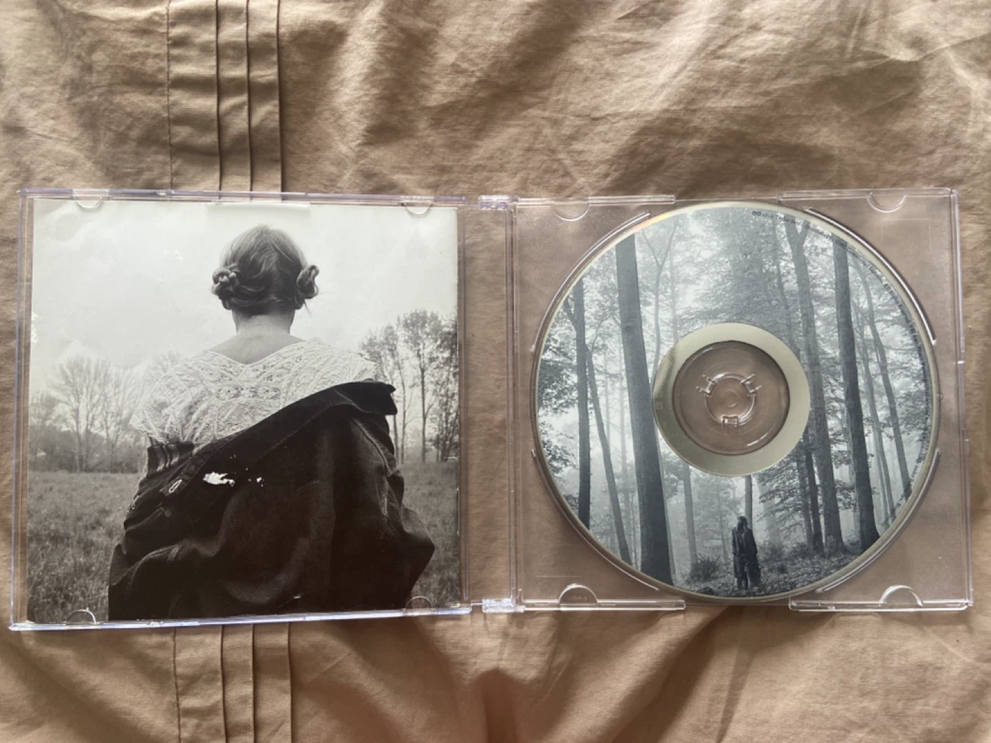 Taylor Swift Folklore CD - photo 2