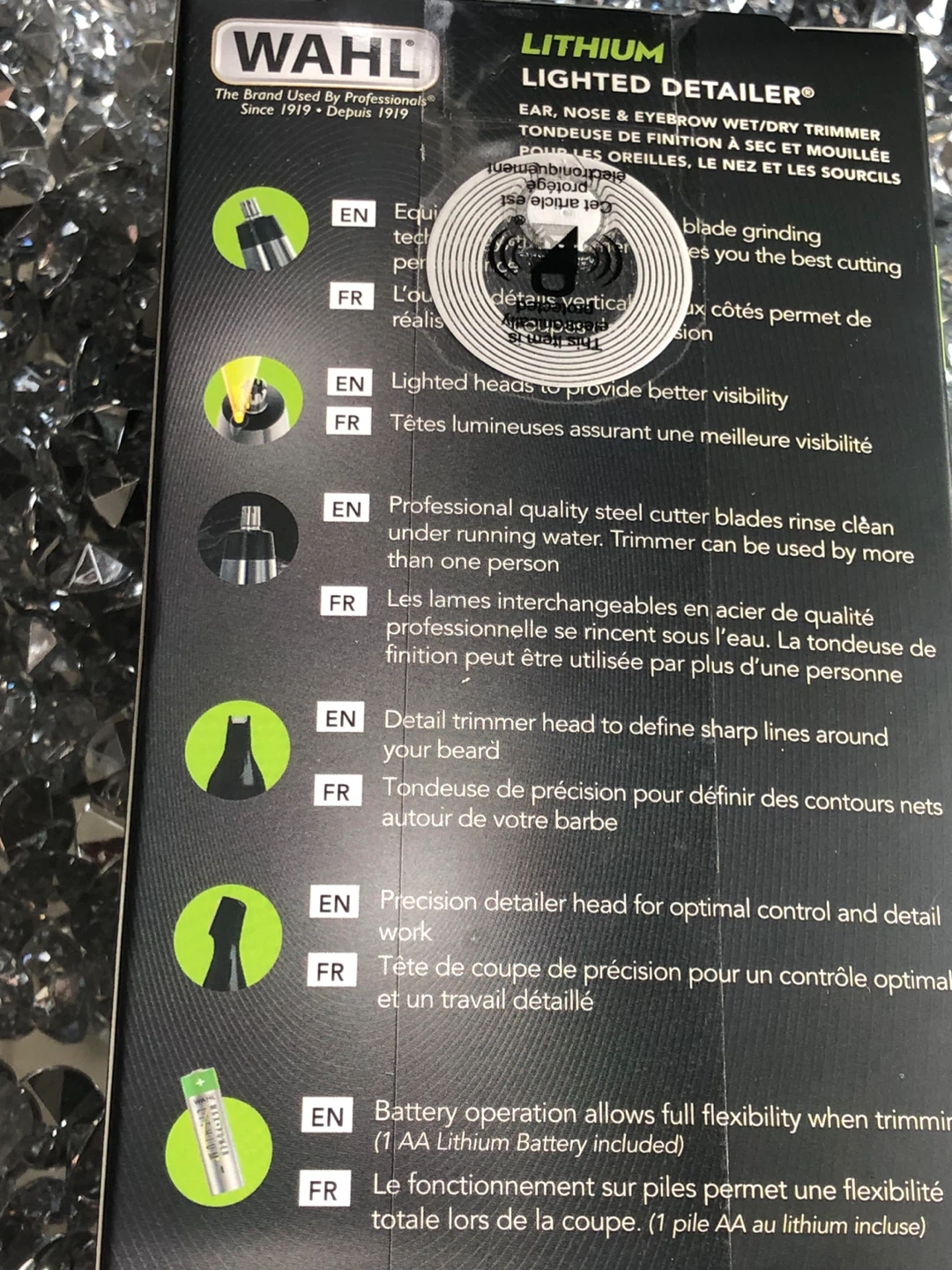 NEW Wahl Lithium Lighted Detailer Ear, Nose & Eyebrow Trimmer - photo 3