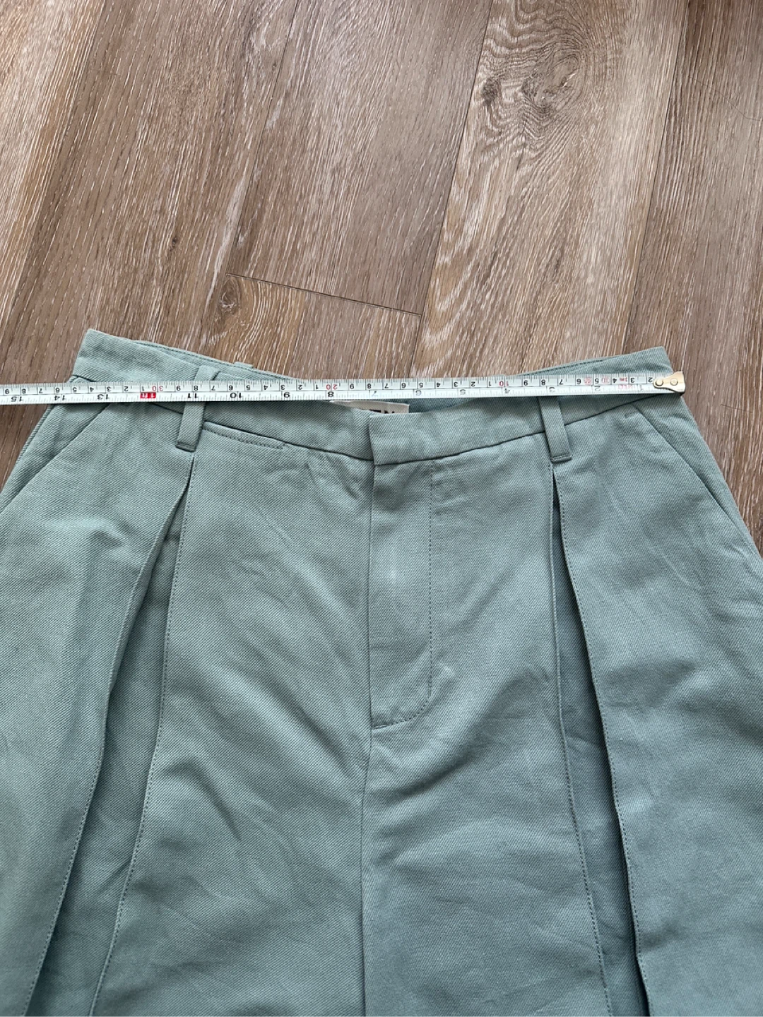 KOTN Pleated Shorts - Size 27 - photo 5