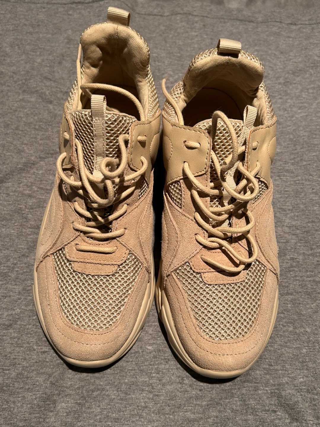Steve Madden Beige "Movement" Sneakers