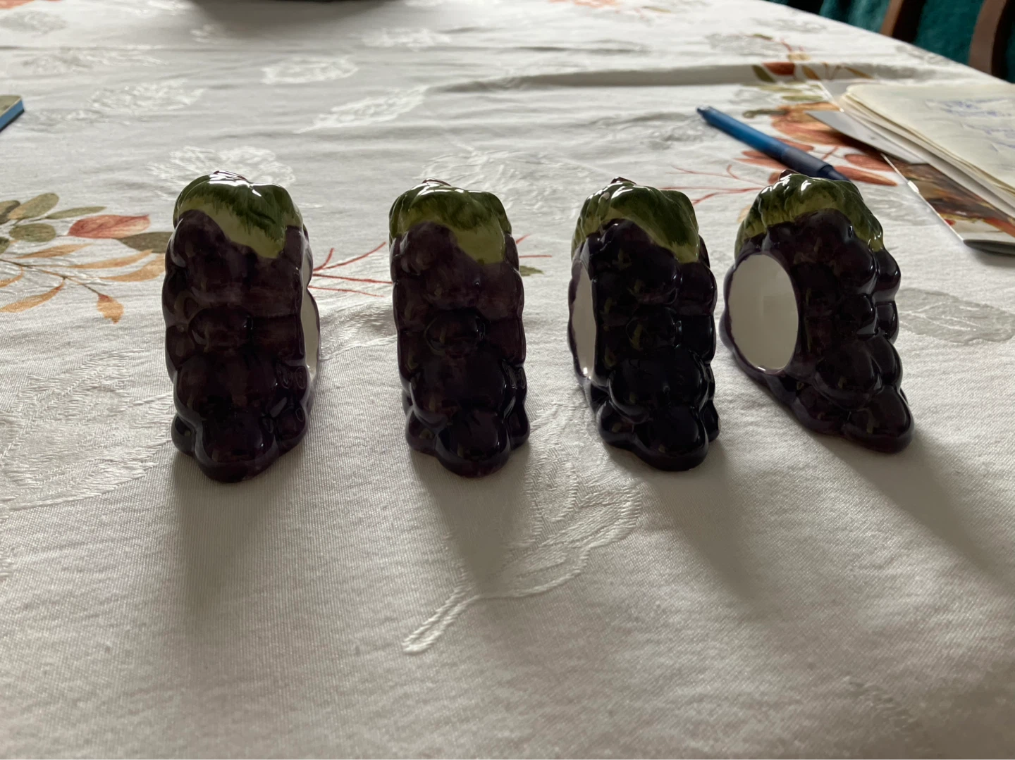 Set of 4 Ceramic Grape Napkin Rings - photo 3