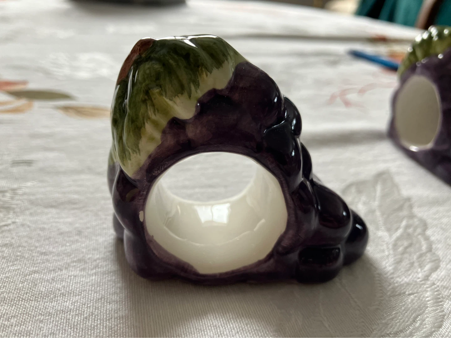 Set of 4 Ceramic Grape Napkin Rings - photo 2