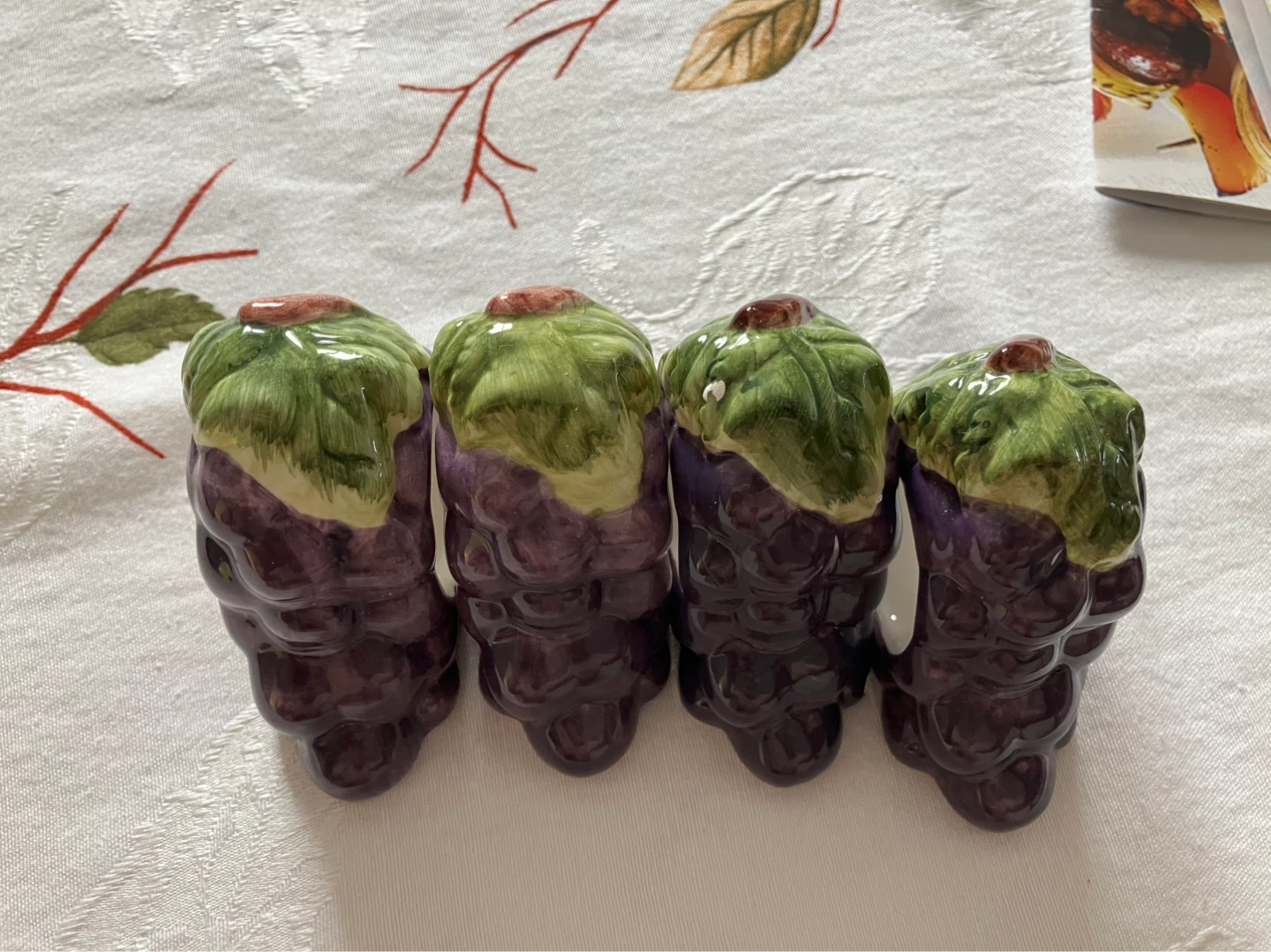 Set of 4 Ceramic Grape Napkin Rings