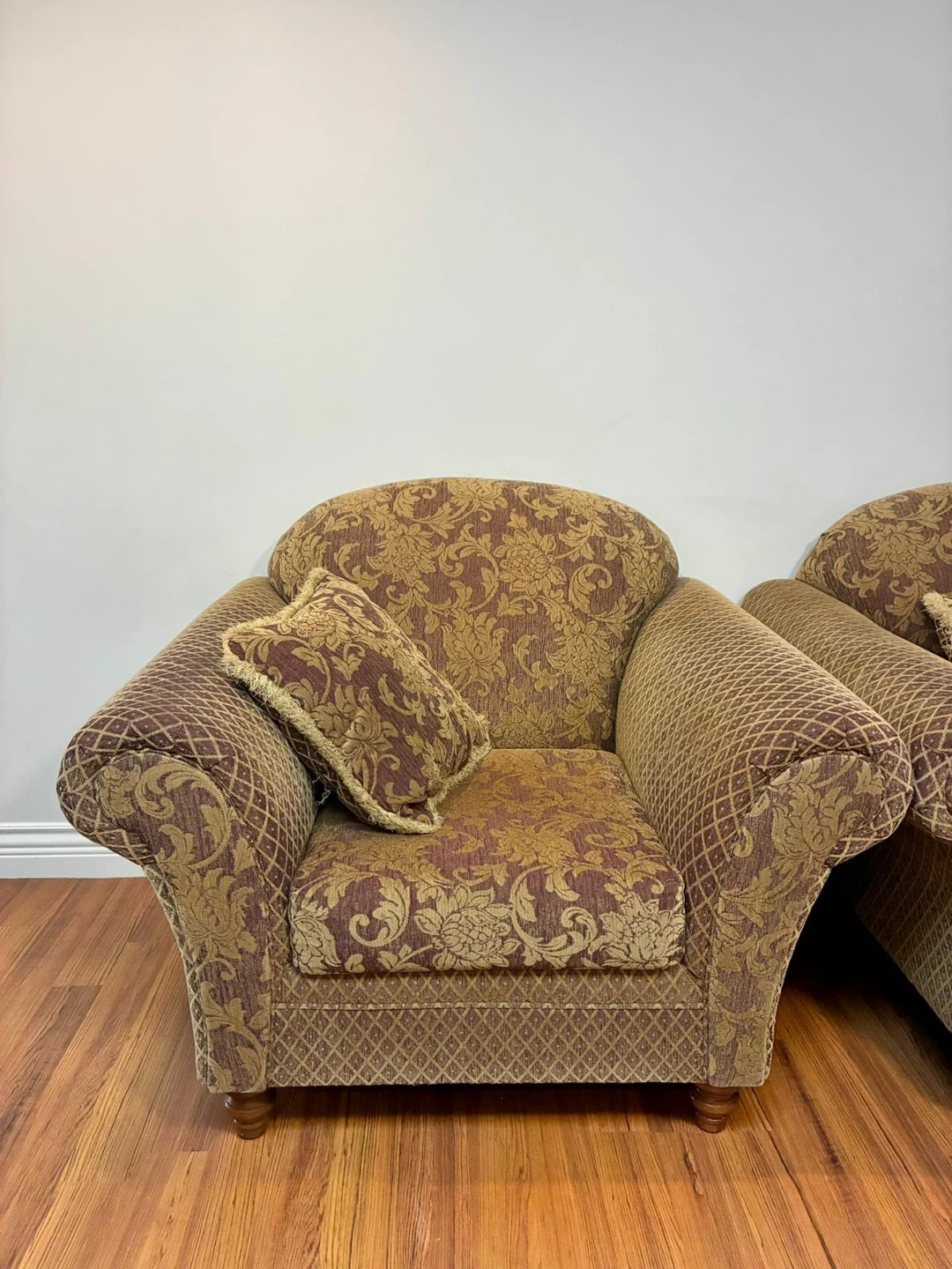 Floral Sofa and Armchair Set - photo 4
