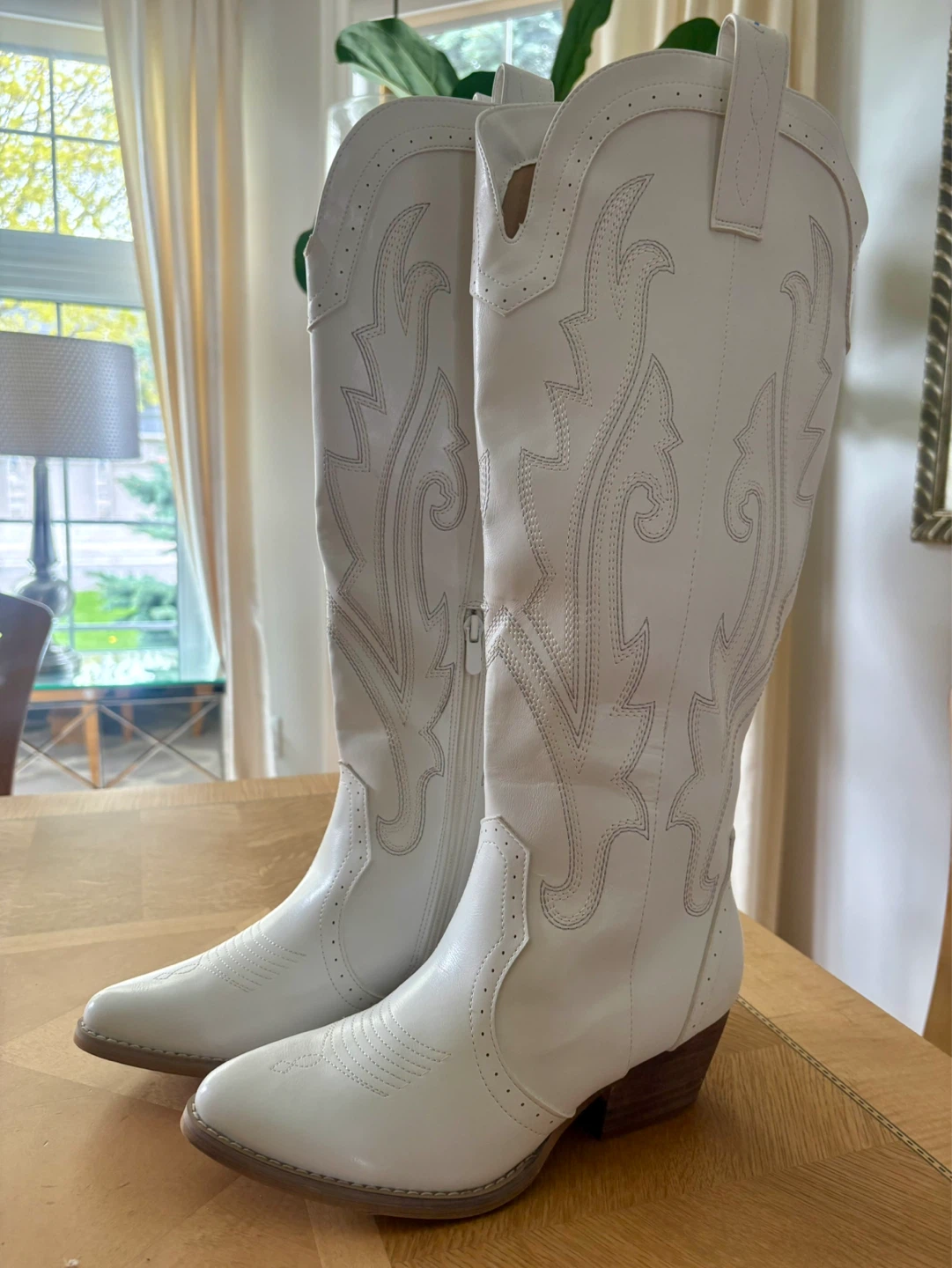 White Knee-High Cowboy Boots - Ladies Size 7