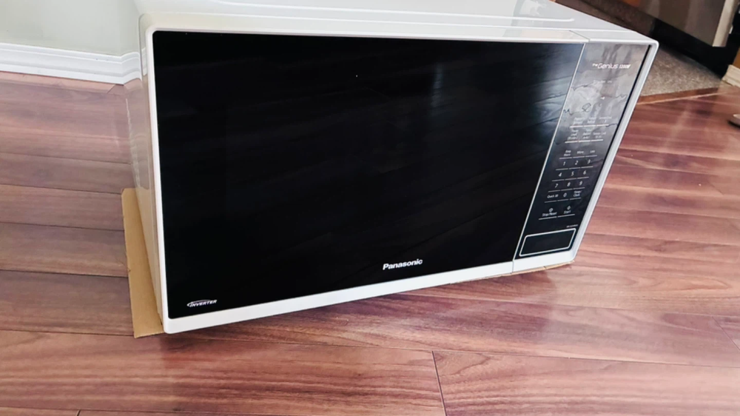 Panasonic Genius 1200W Microwave