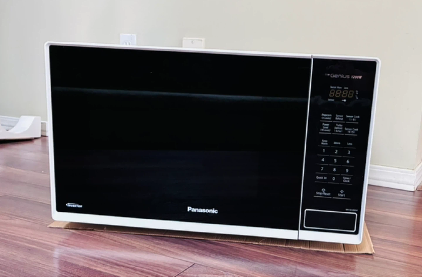 Panasonic Genius 1200W Microwave - photo 5