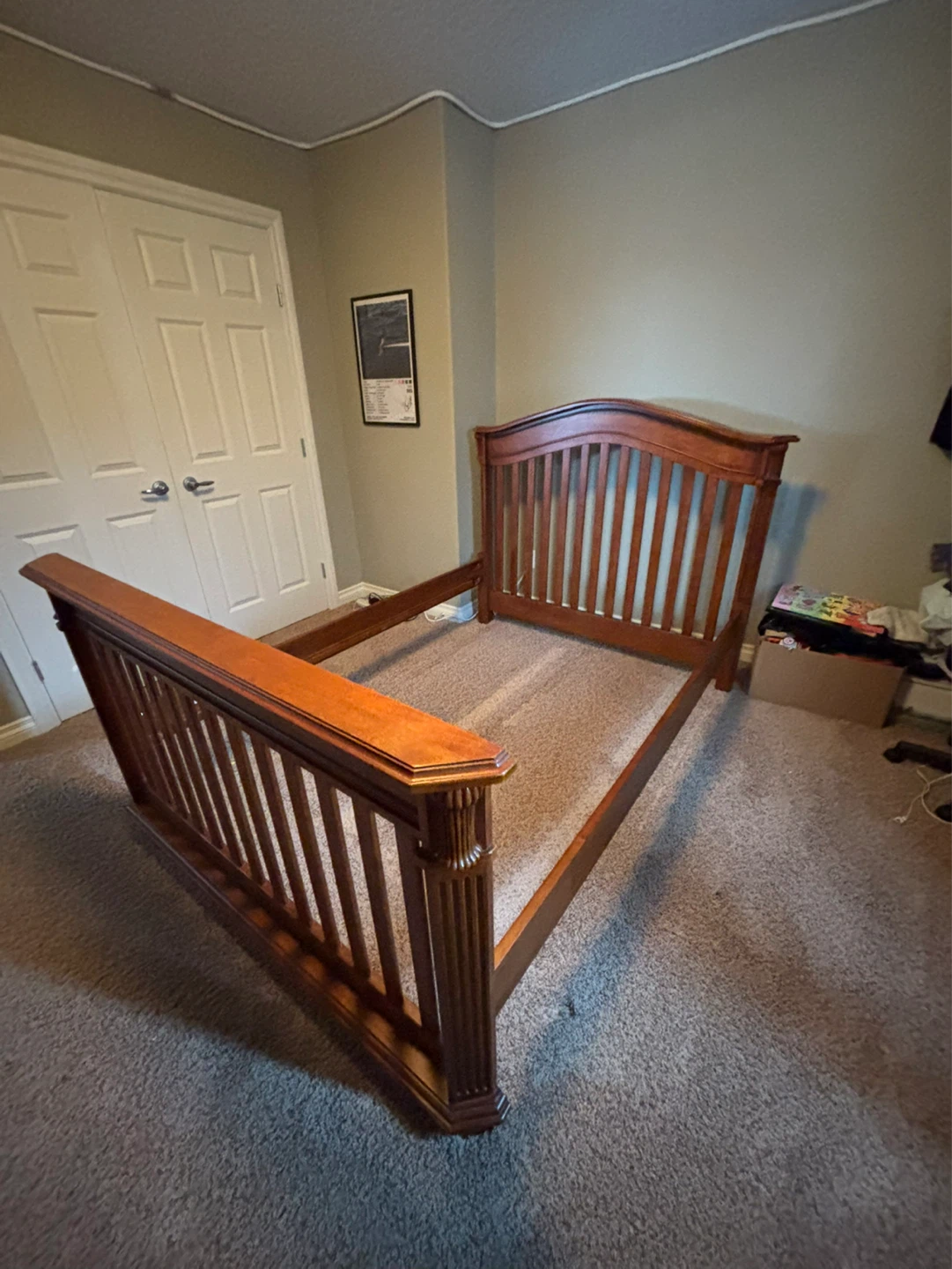 Convertible crib to full bed, dresser, nightstand - photo 3
