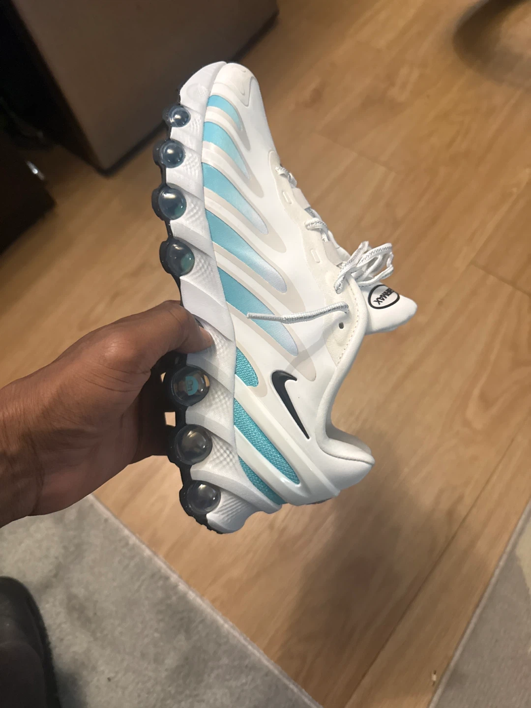 Nike Air Max Sneakers - White/Light Blue