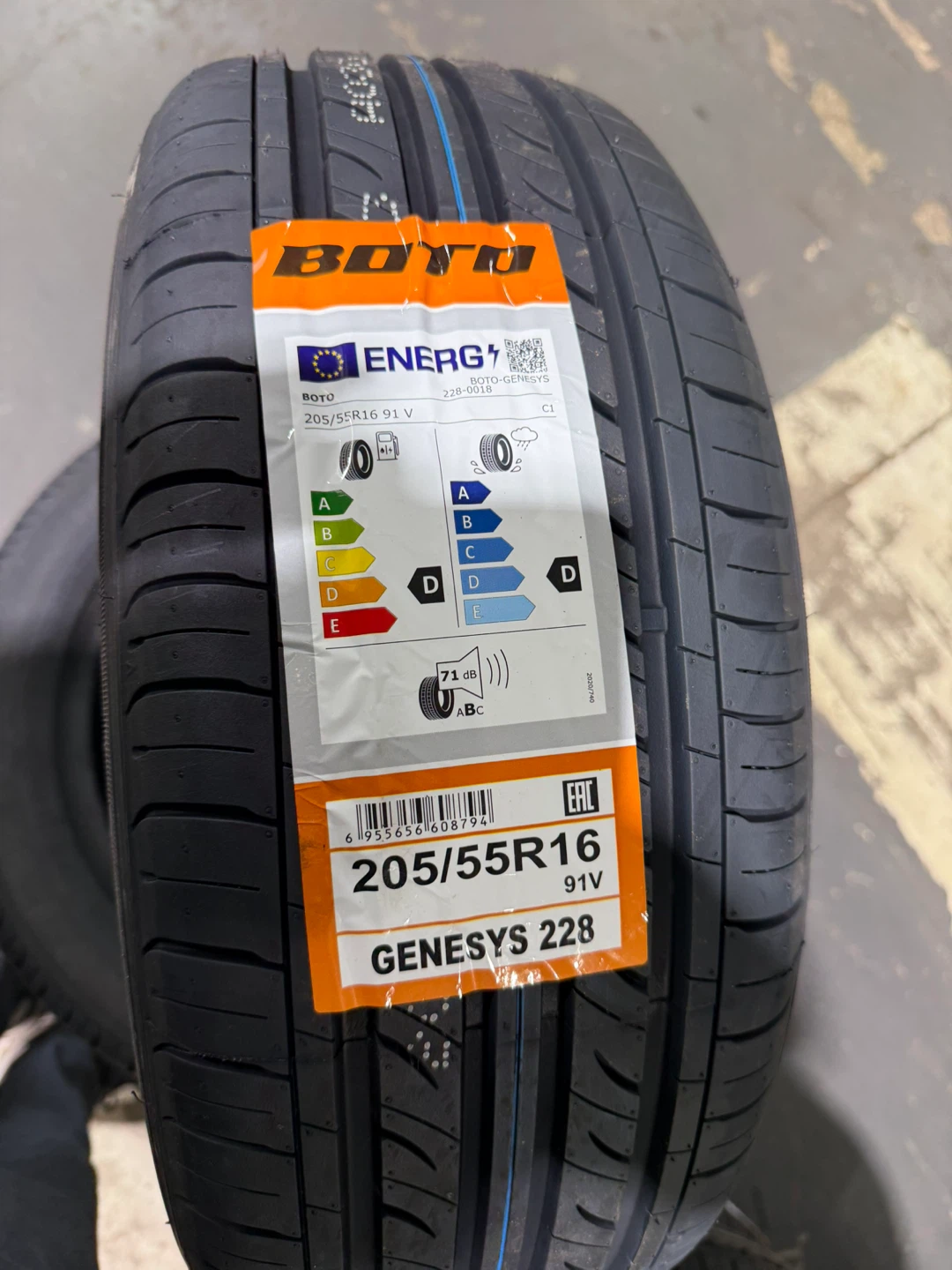 BOTO Genesys 228 Tires - 205/55R16 91V