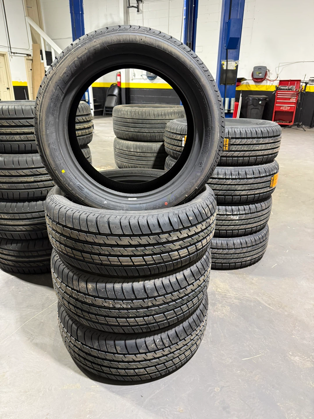 BOTO Vantage H-7 Tires (235/45ZR18 94W) - photo 3