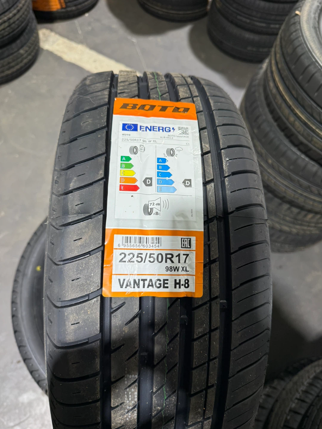 BOTO Vantage H-7 Tires (235/45ZR18 94W)
