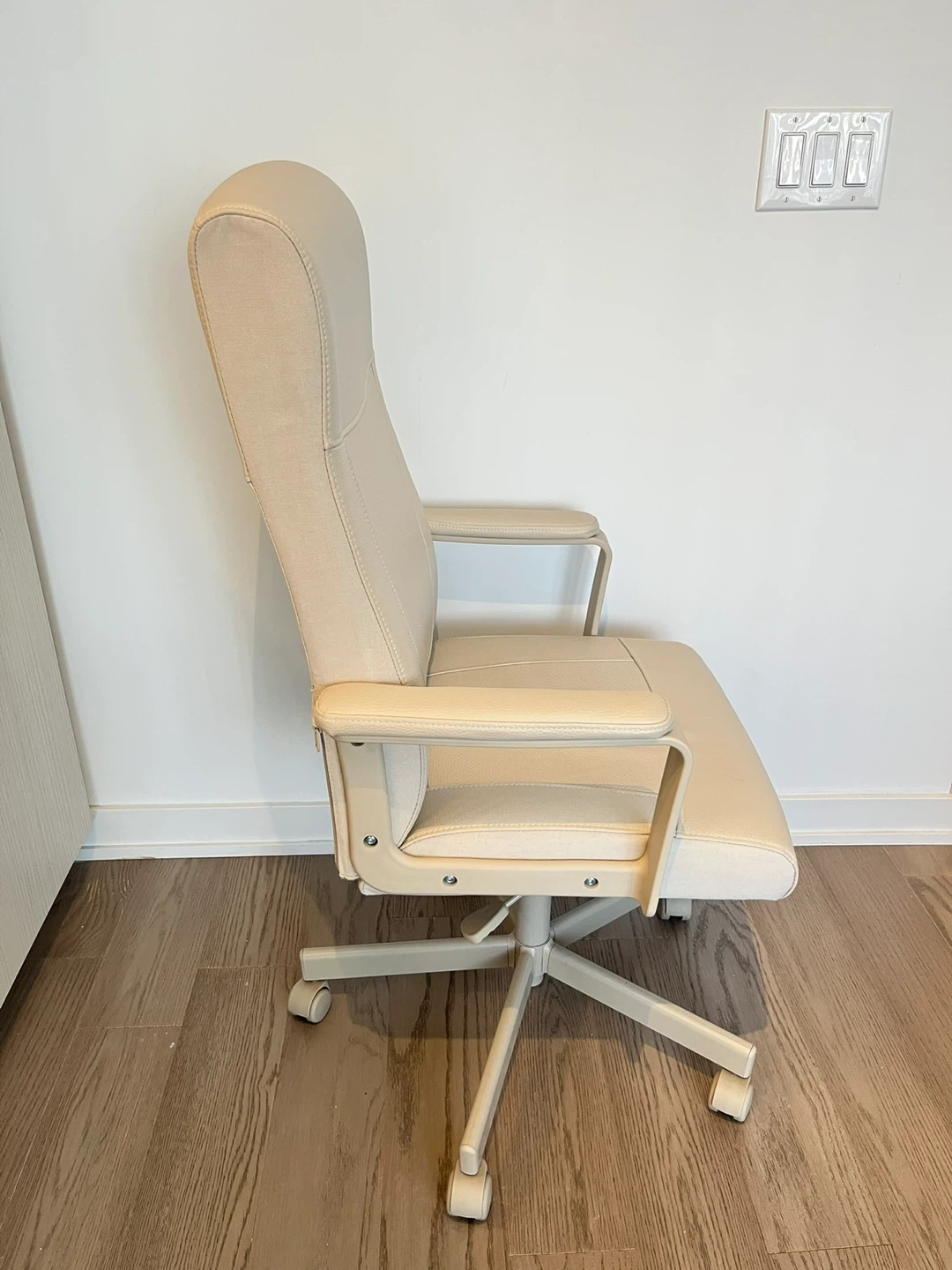 IKEA MILLBERGET Office Chair (95% New) - photo 2