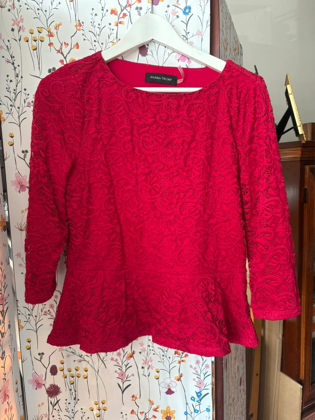 Ivanka Trump Red Lace Peplum Top Size M/M - photo 2