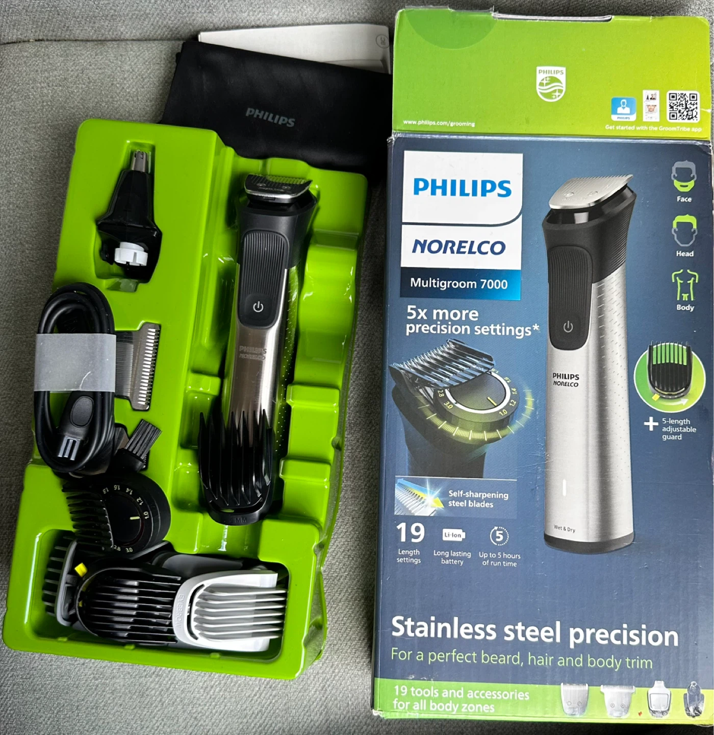 Philips Norelco Multigroom 7000 19-Piece All-in-One Trimmer