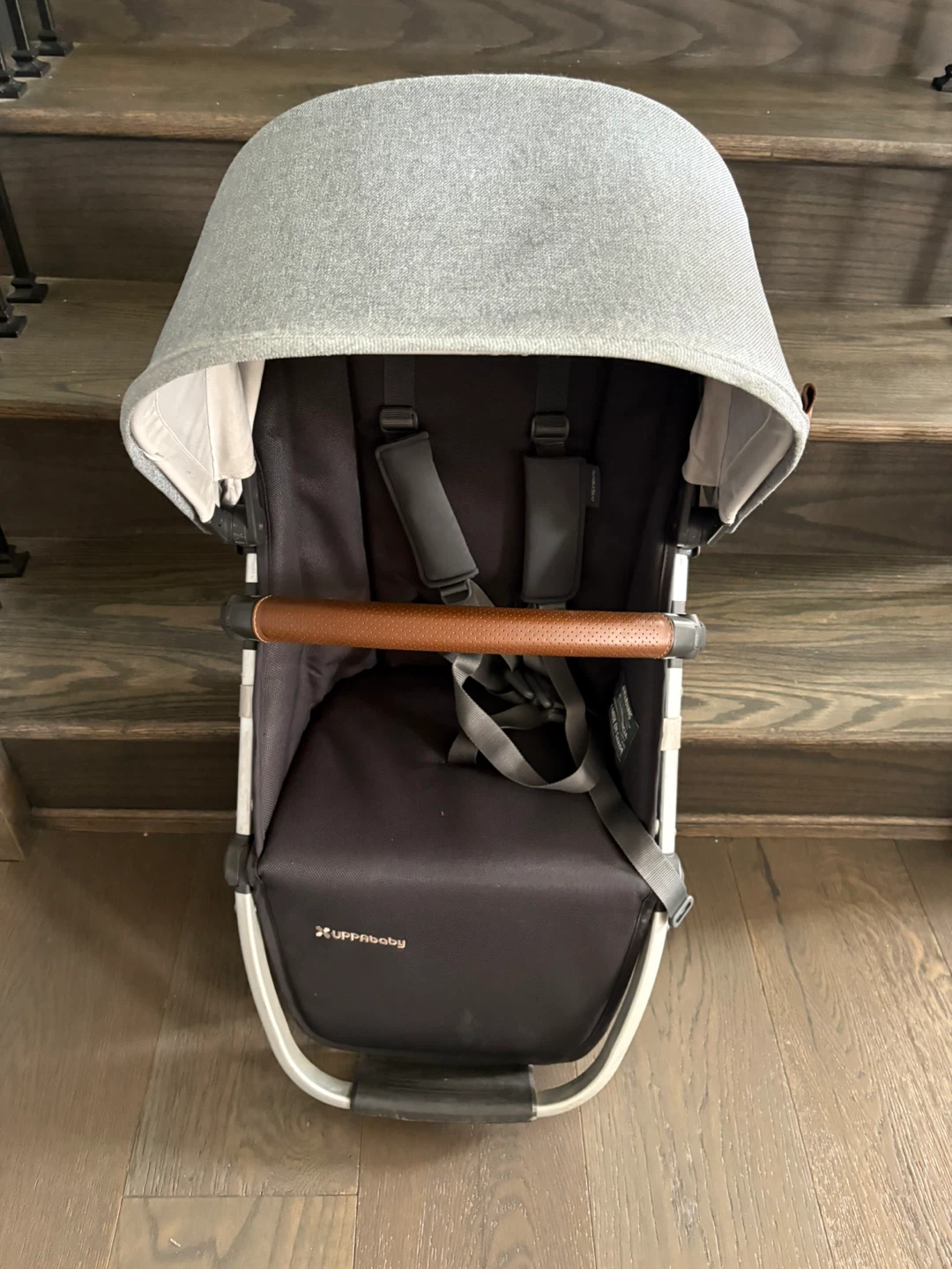 Uppababy gray V2 rumble seat EUC ret $440 - photo 4