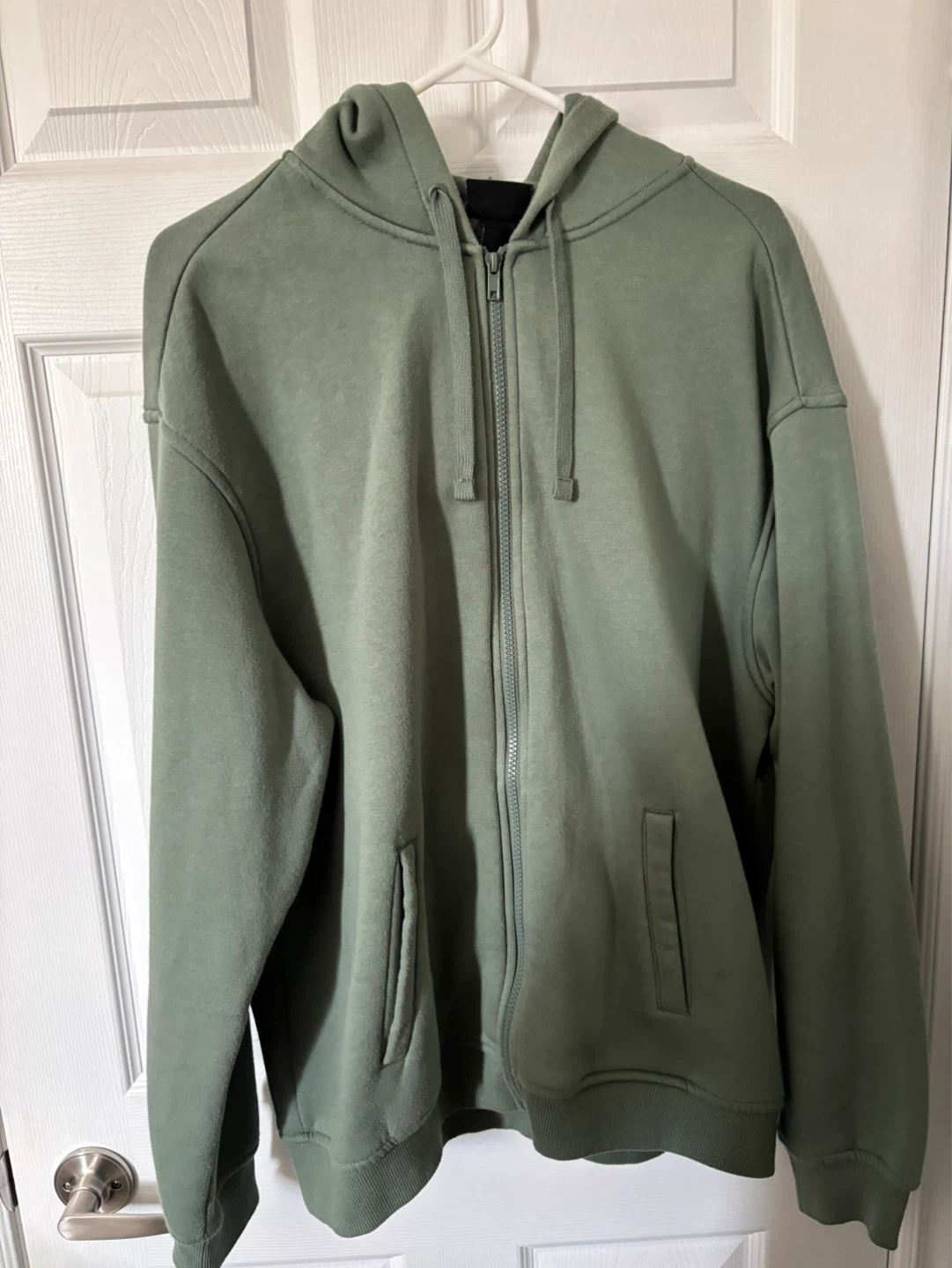 Set of 4 Size L Hoodies - photo 4