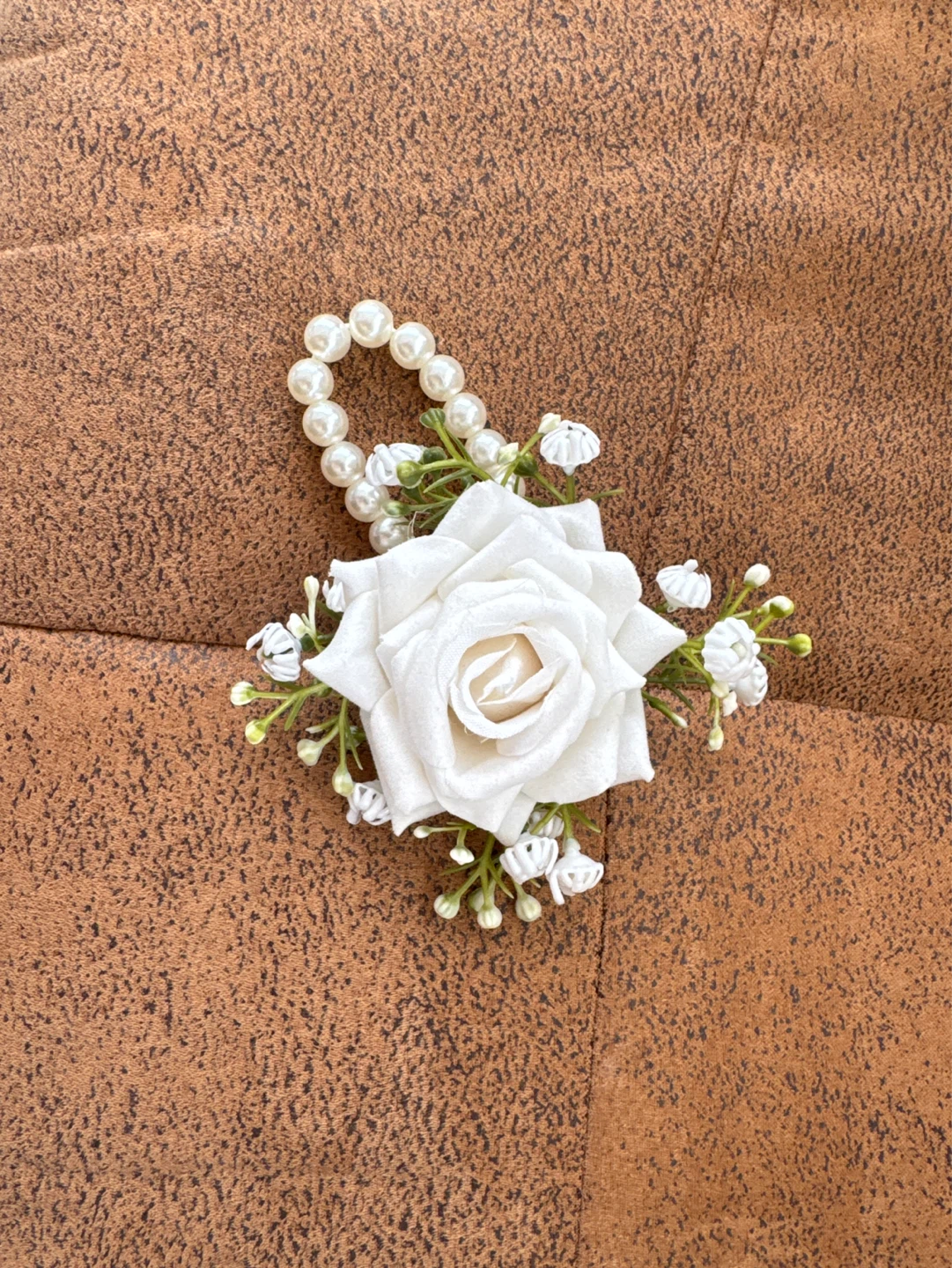 Set of 5 White Bridal Flower Pearl Bracelets - photo 3