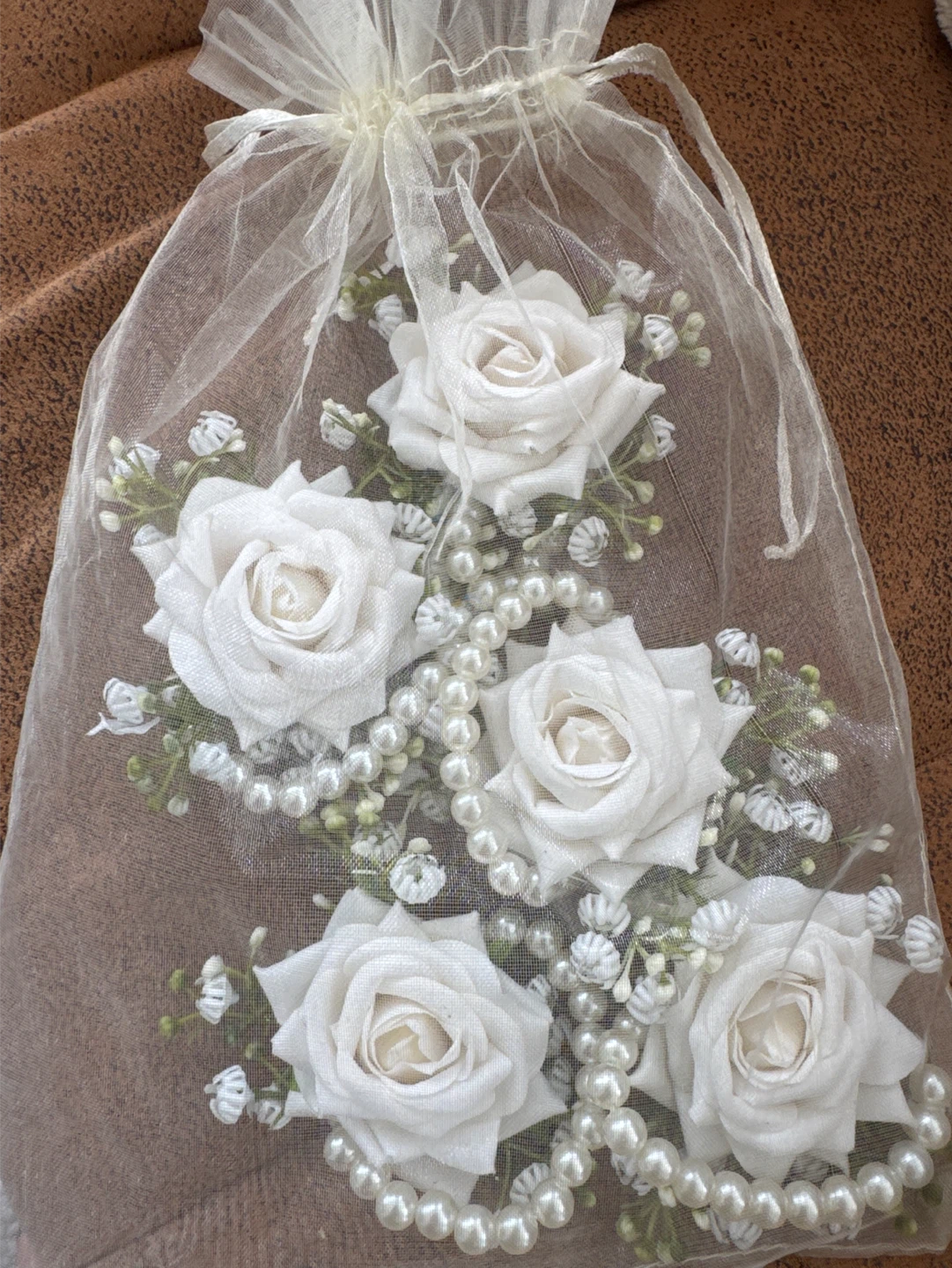 Set of 5 White Bridal Flower Pearl Bracelets - photo 4