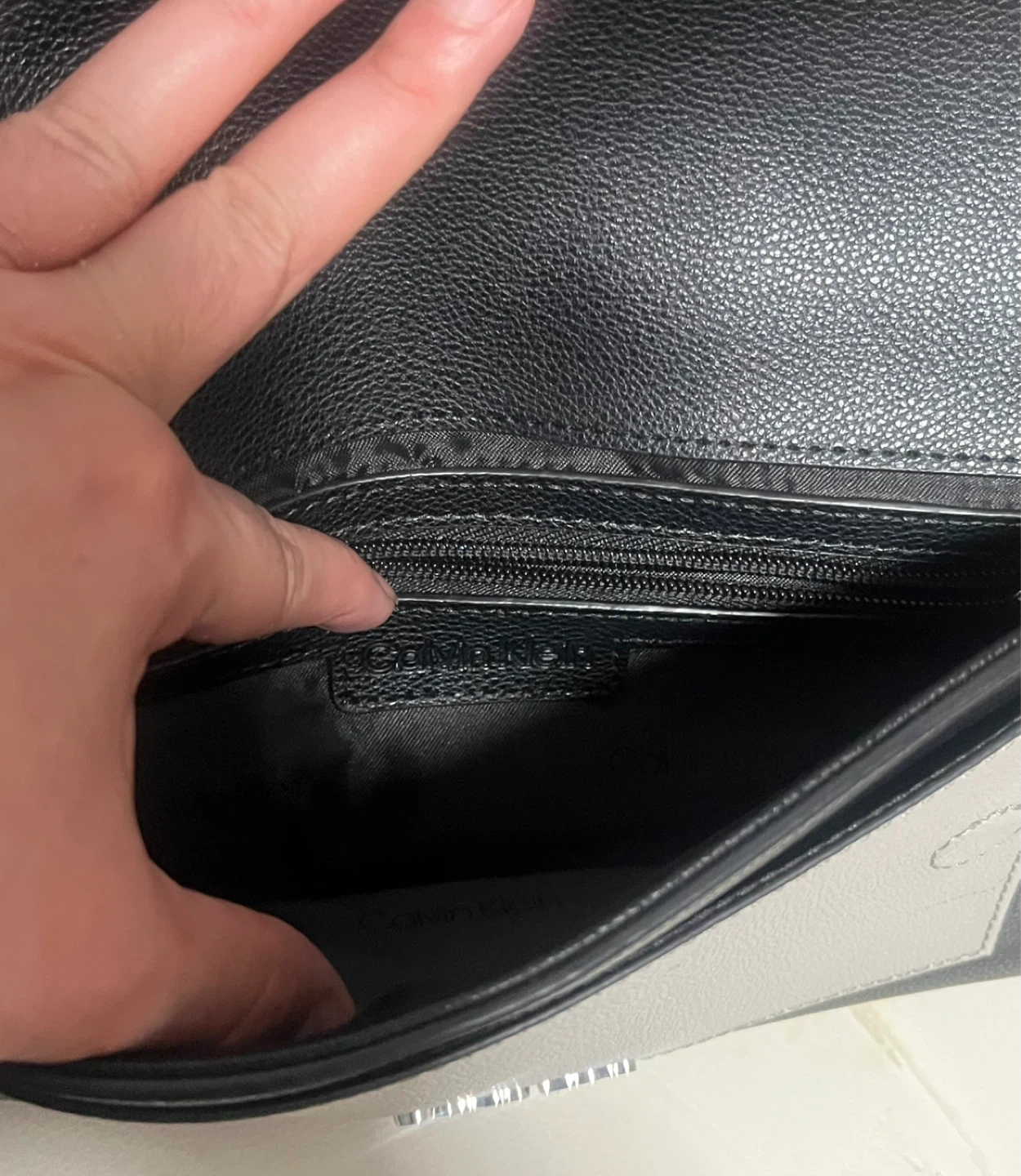Calvin Klein Colorblock Chain Shoulder Bag - photo 3